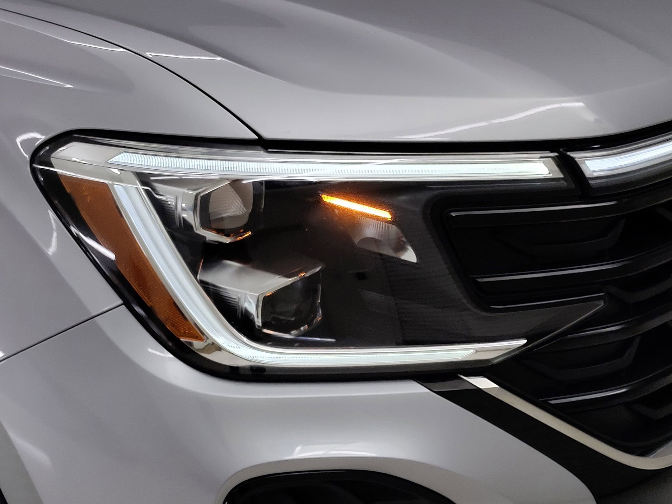 2024 Volkswagen Atlas Cross Sport SE Technology photo 3