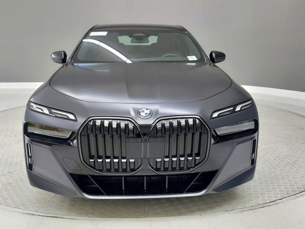 New 2026 BMW 740i Sedan