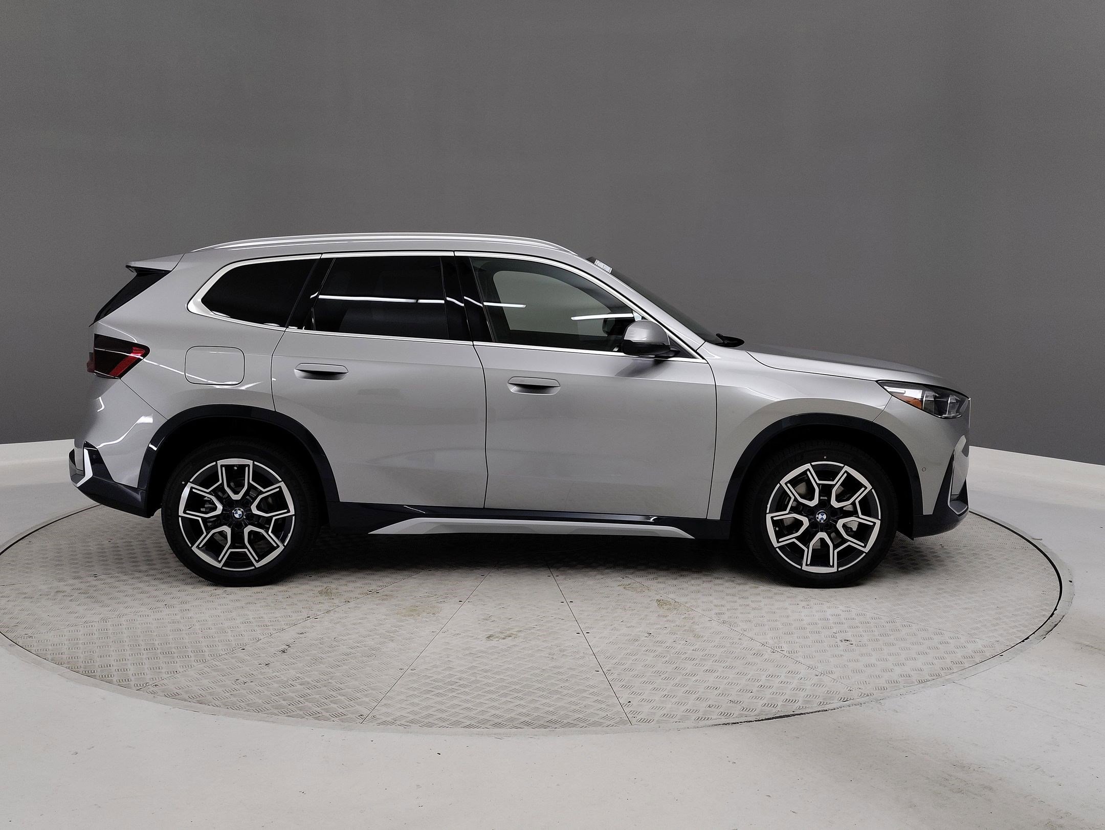 2026 BMW X1 xDrive28i photo 4