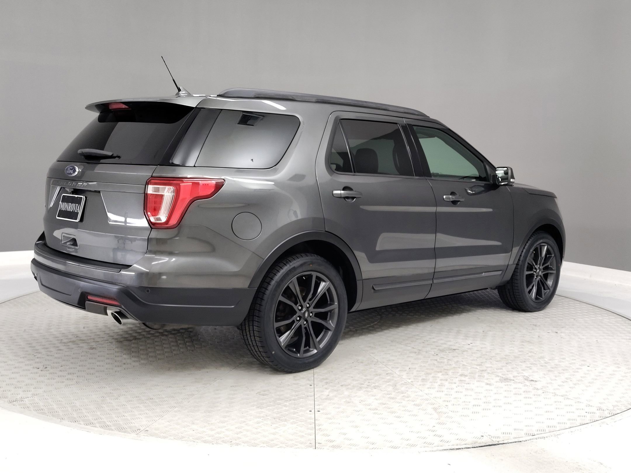 2018 Ford Explorer XLT photo 4