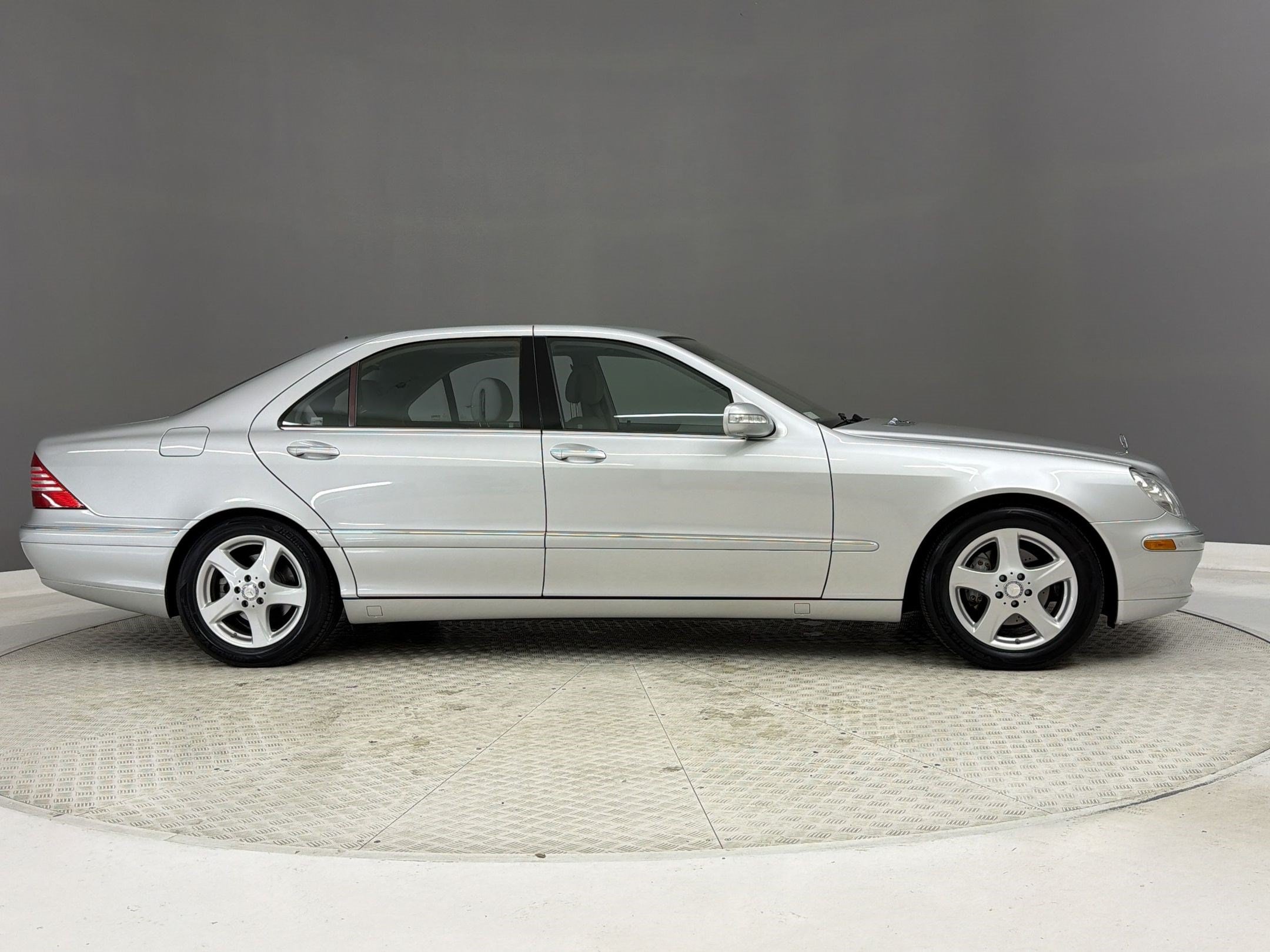 2005 Mercedes-Benz S-Class Sedan