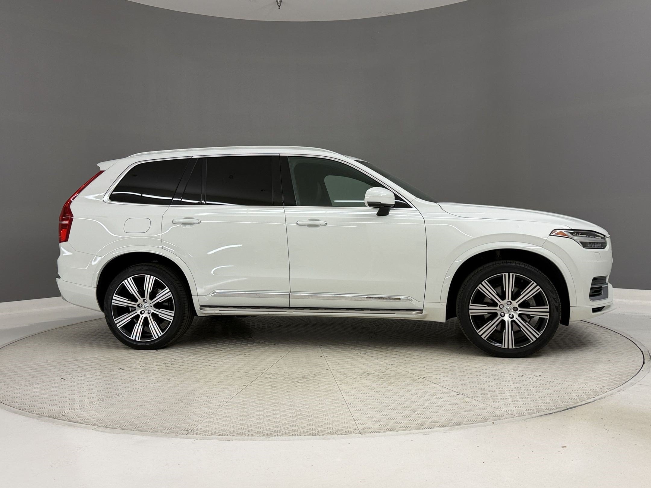 2022 Volvo XC90 Recharge Plug-In Hybrid EAWD Inscription 7 Seater SUV