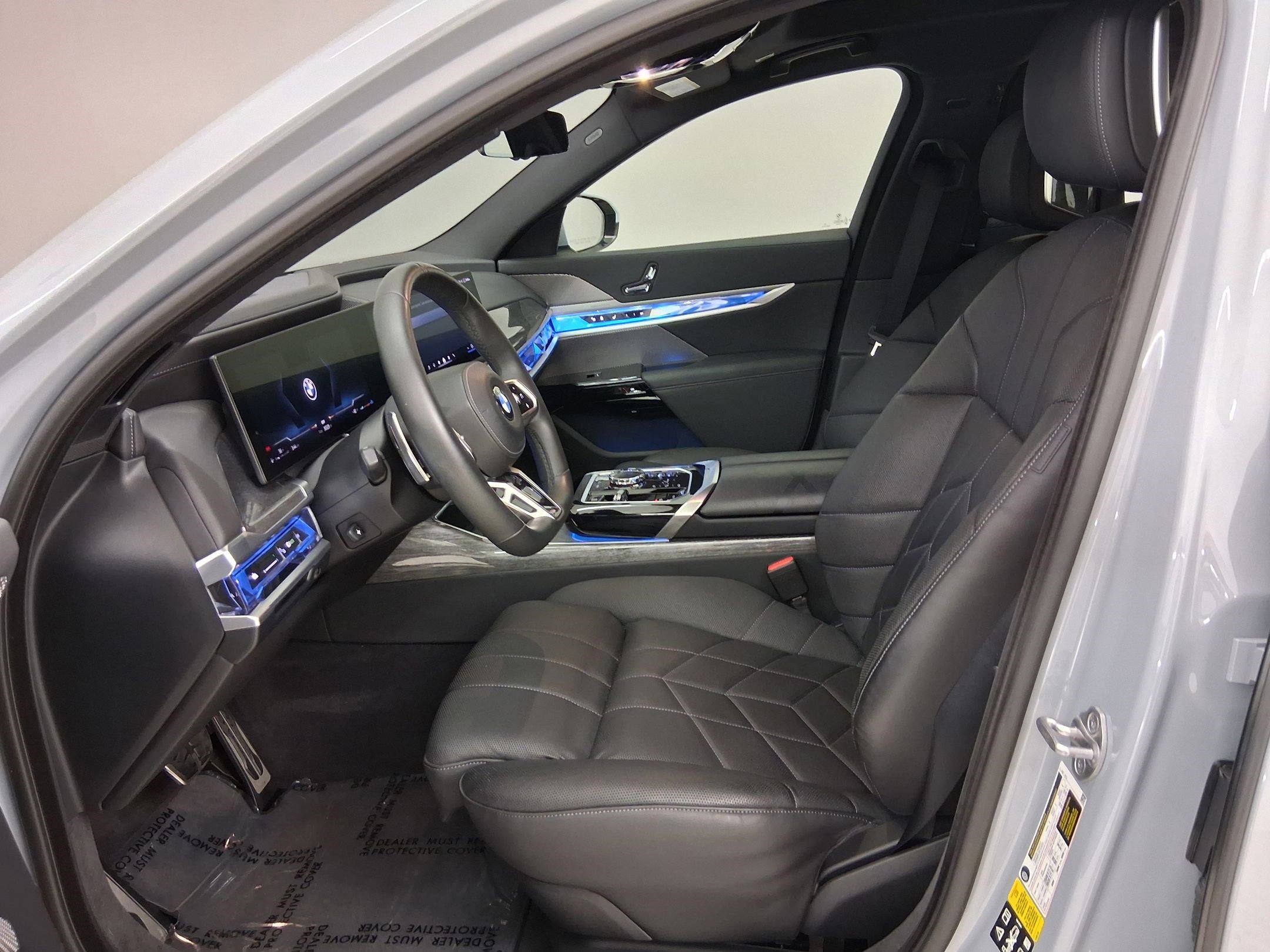 2023 BMW 760i xDrive photo 2