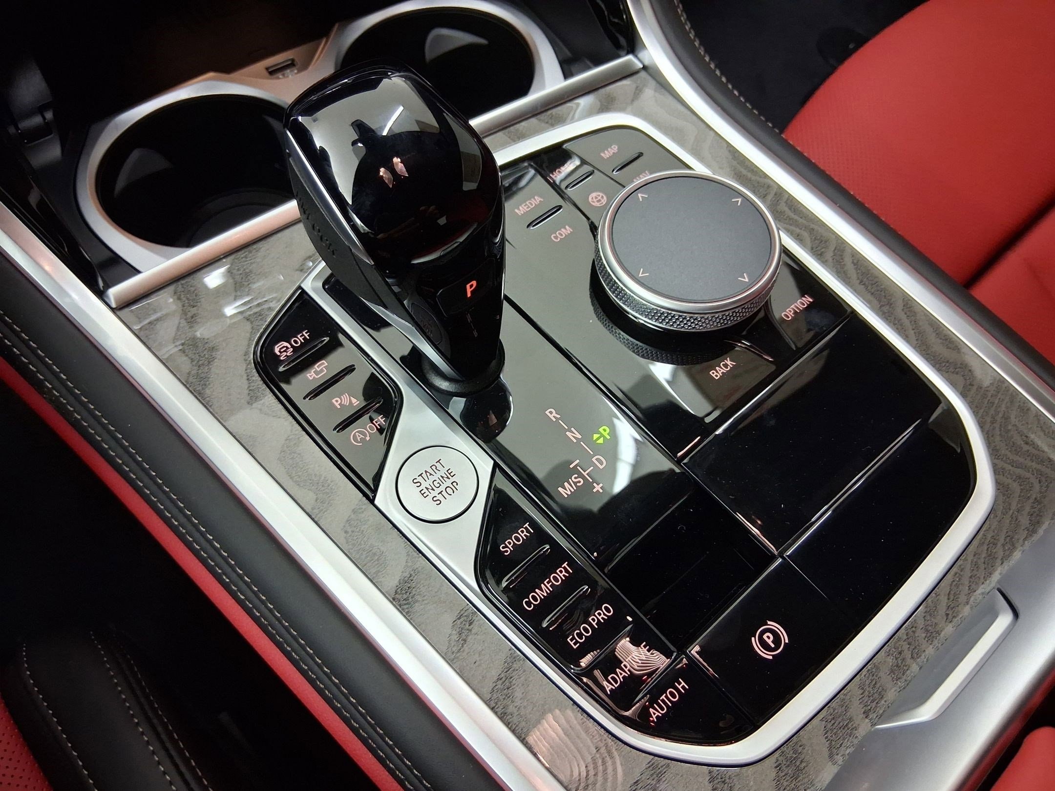 2026 BMW 8 Series 840i - Photo 16