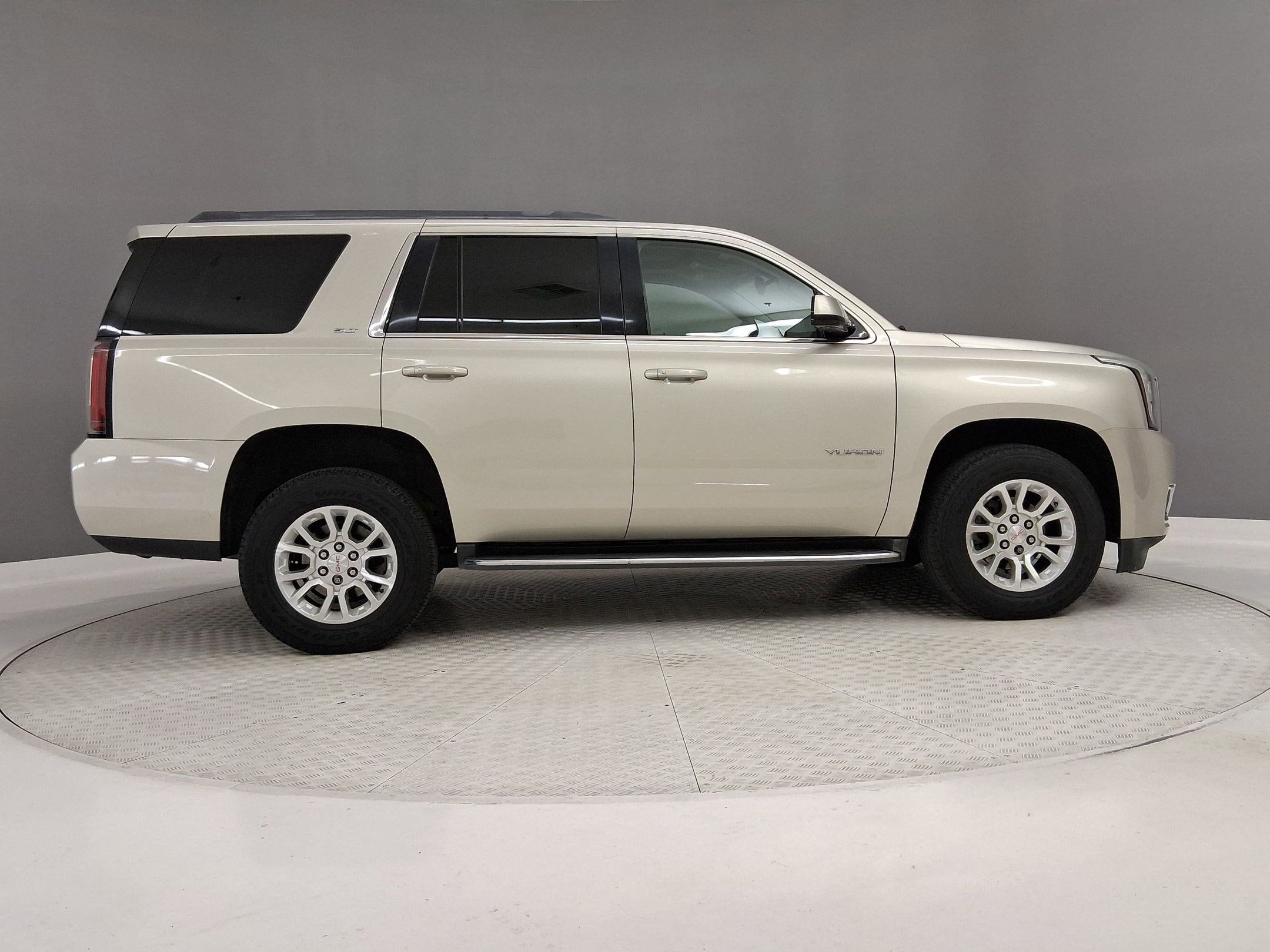 2016 GMC Yukon SLT photo 5