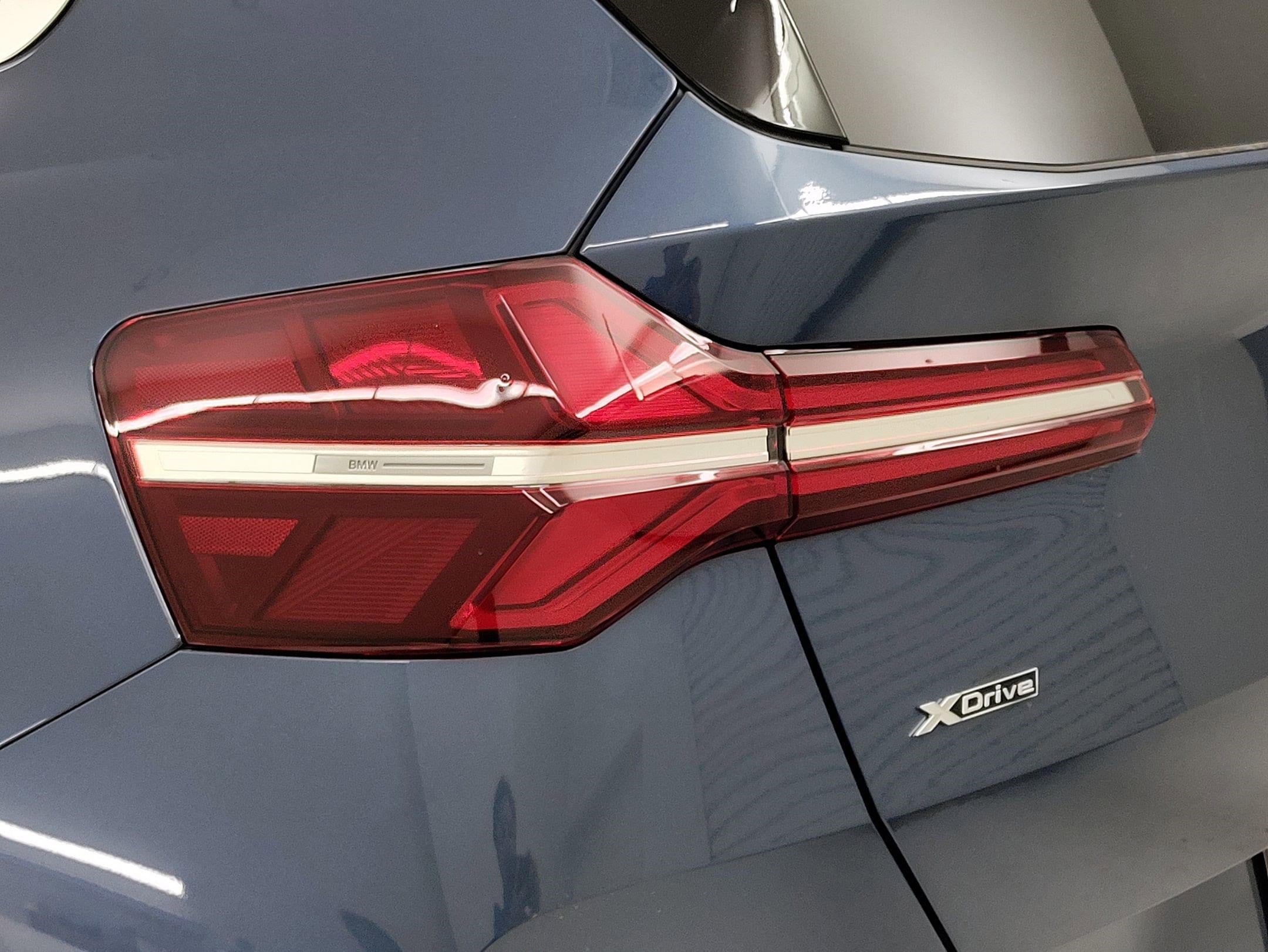 2026 BMW X3 30 xDrive photo 3