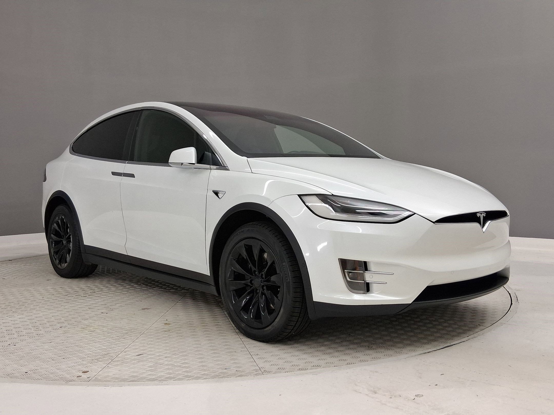 2020 Tesla Model X Long Range Plus photo 6
