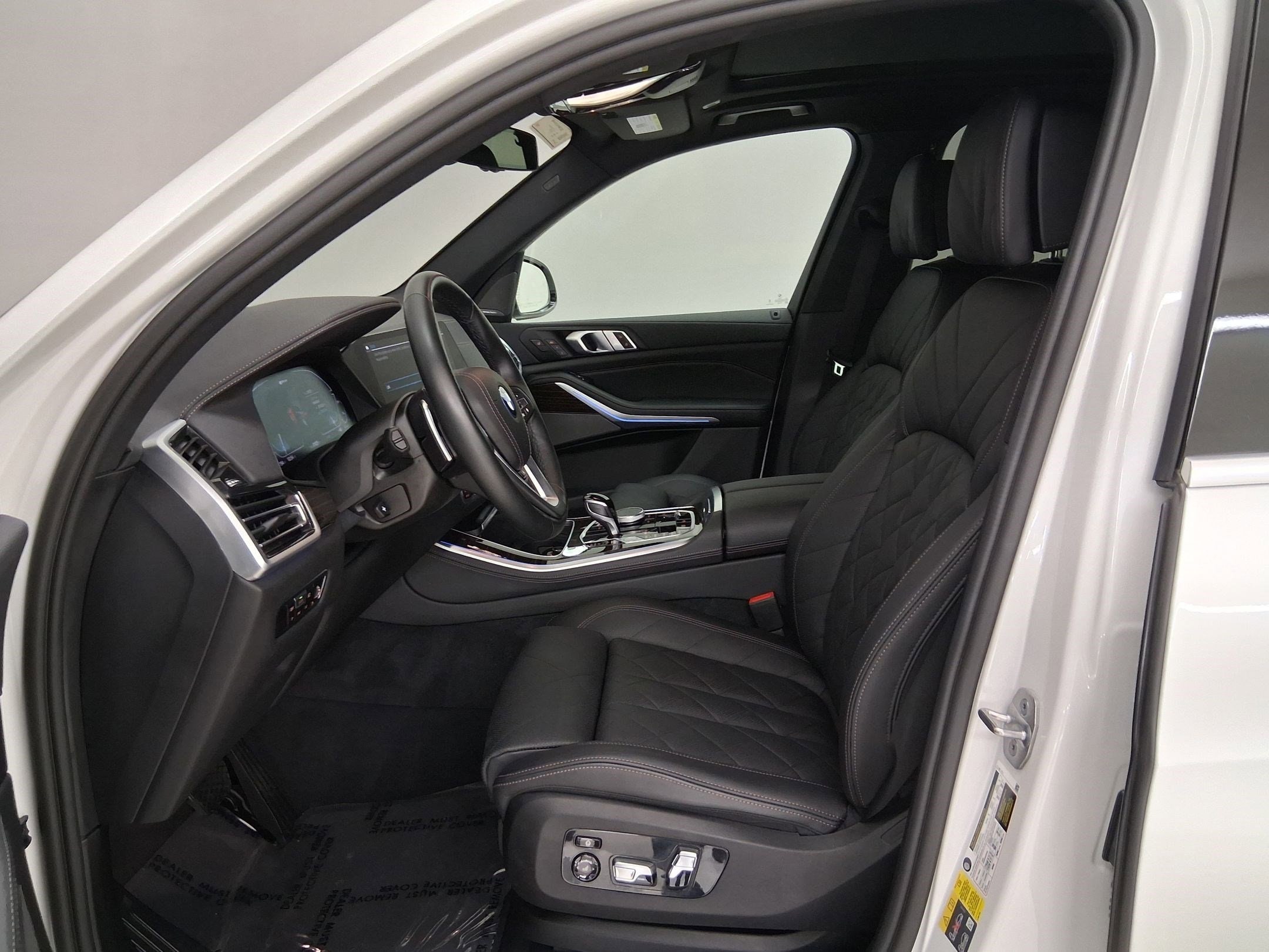 2023 BMW X5 PHEV xDrive45e photo 2