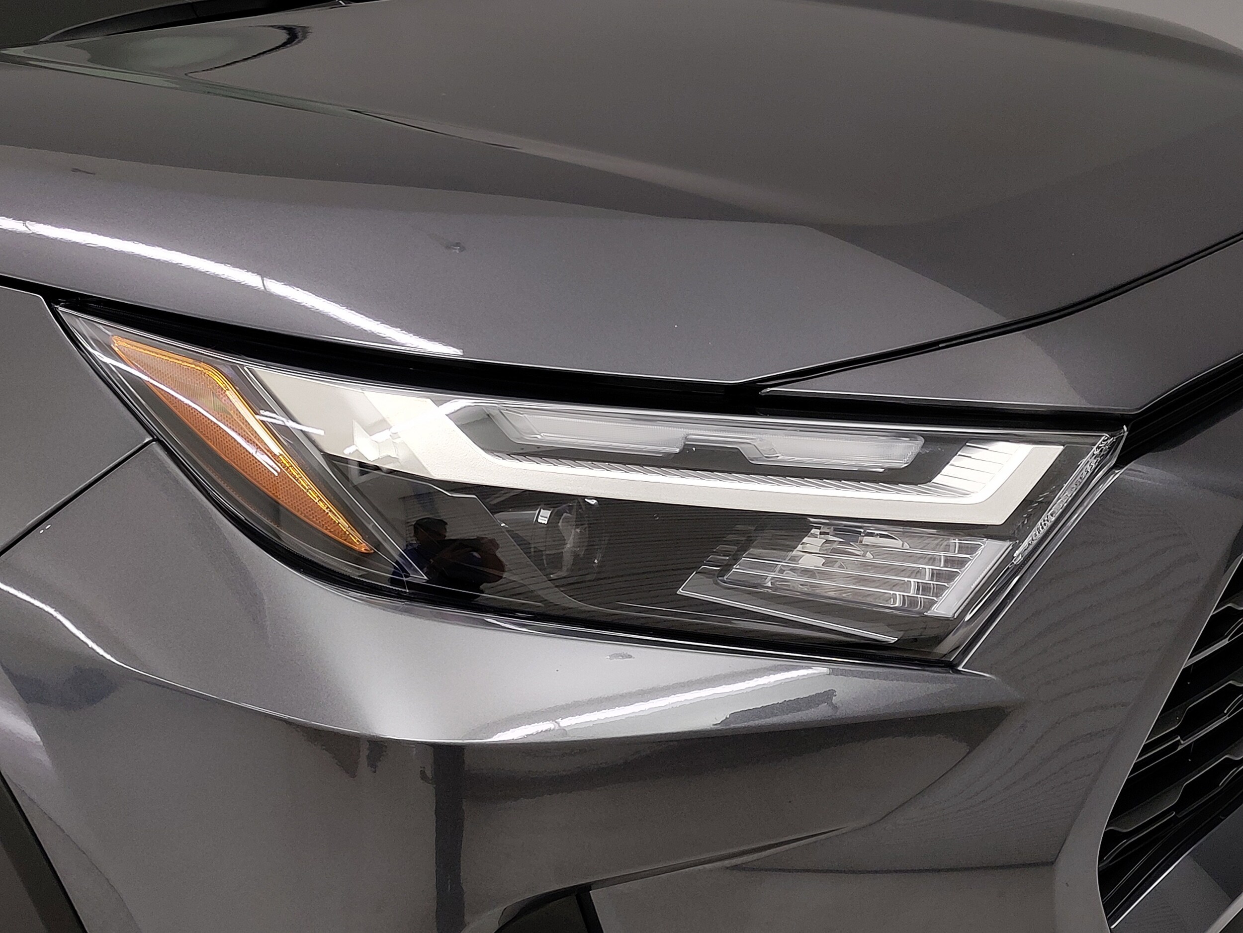 2024 Toyota RAV4 XLE Premium photo 3