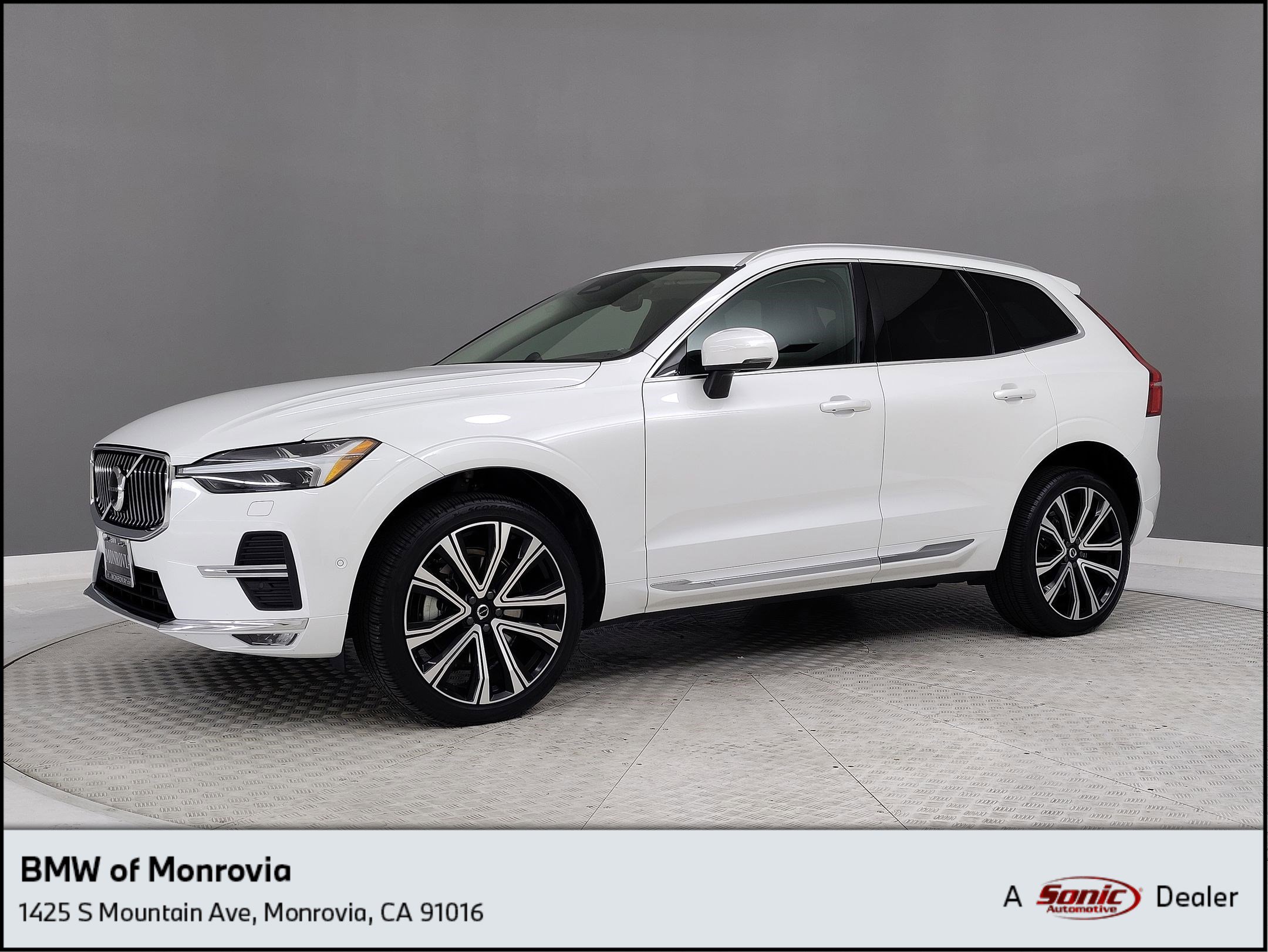 2023 Volvo XC60 Ultimate's photo