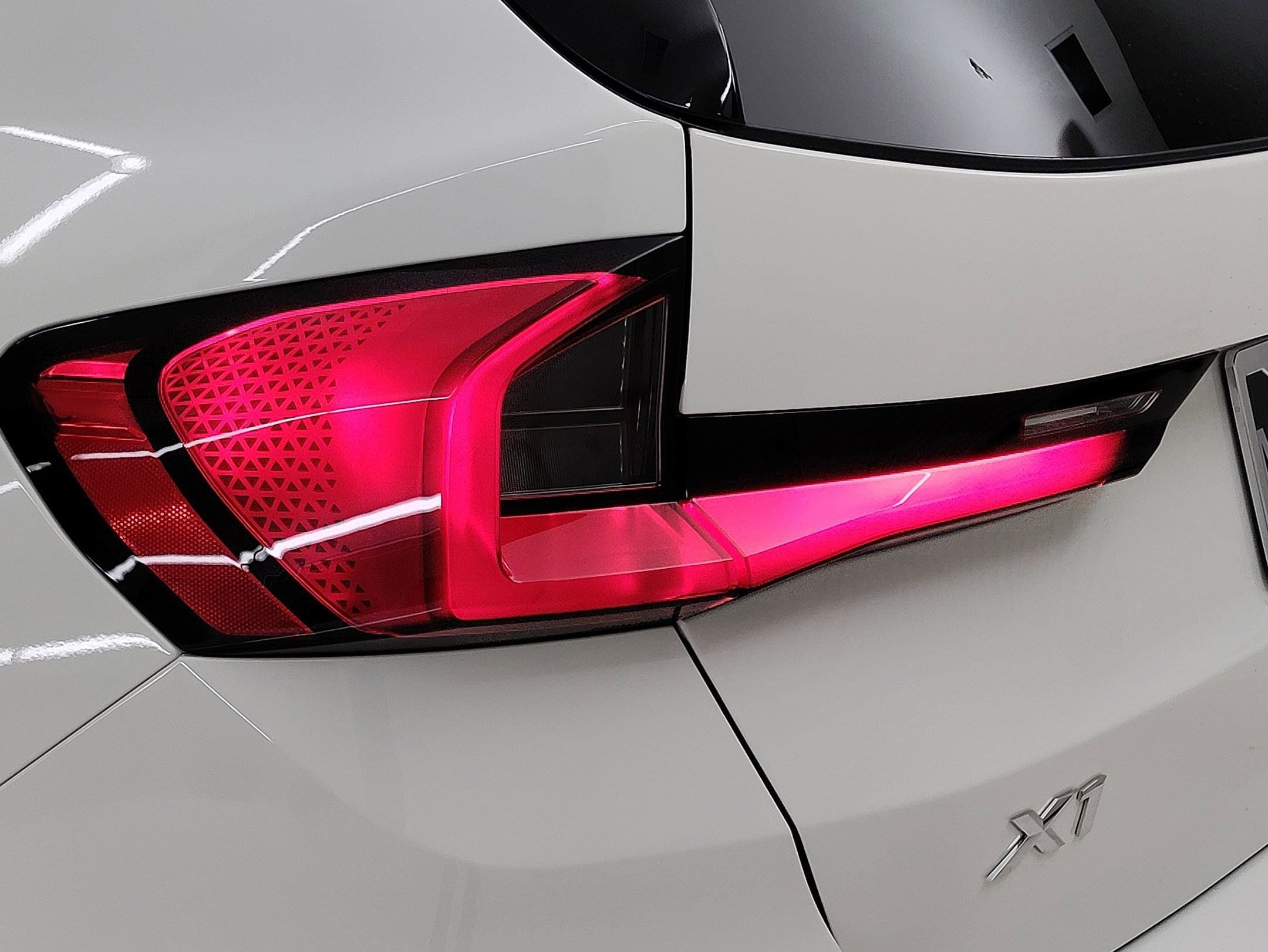 2026 BMW X1 xDrive28i photo 3