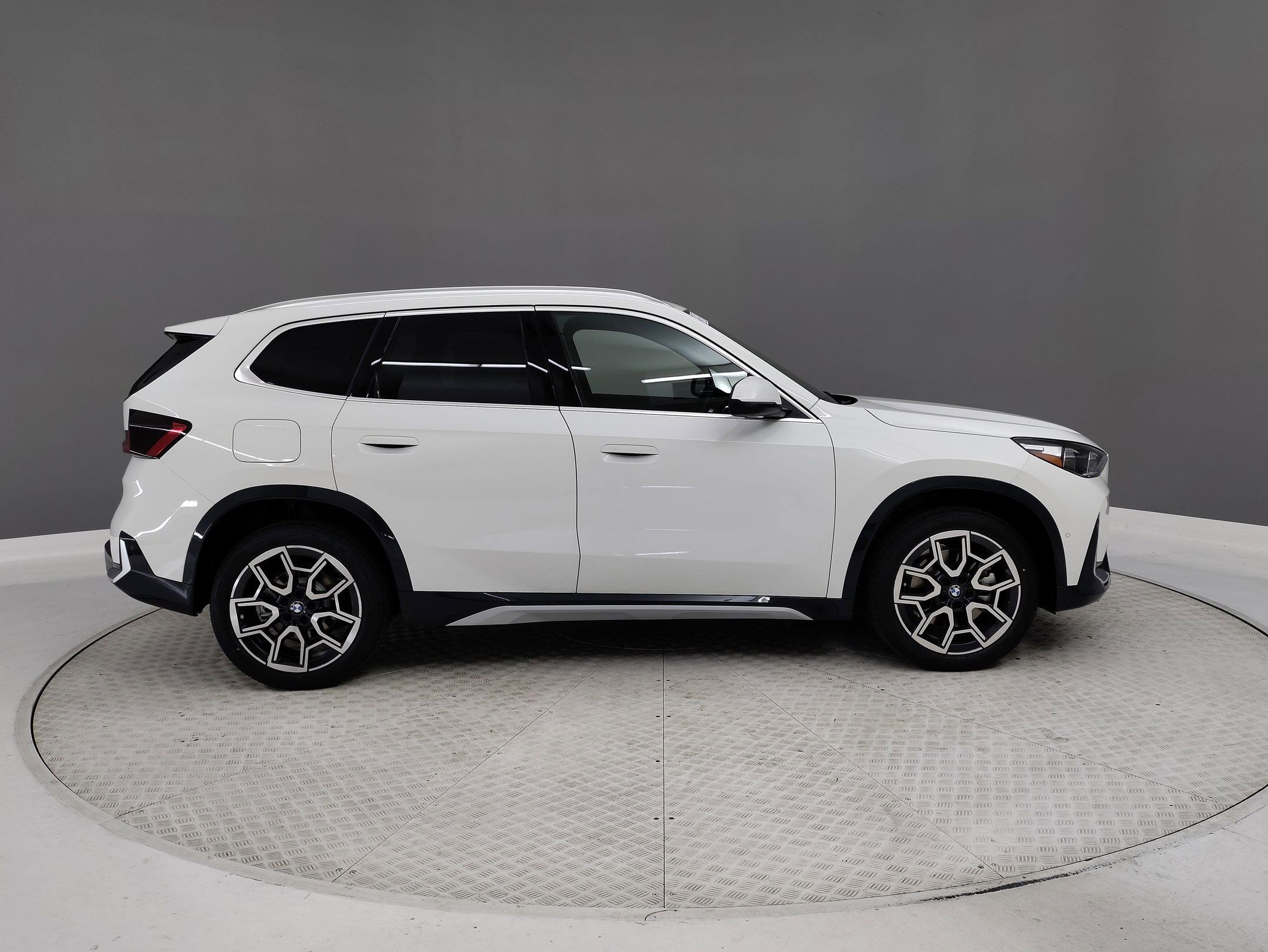 2026 BMW X1 xDrive28i photo 5