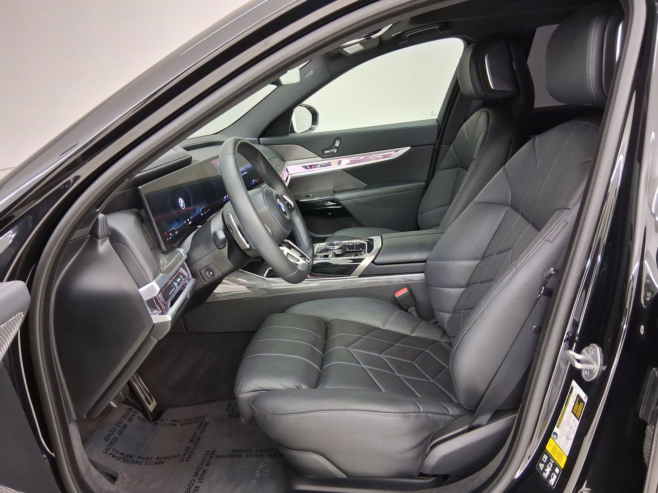 2024 BMW 760i xDrive photo 2