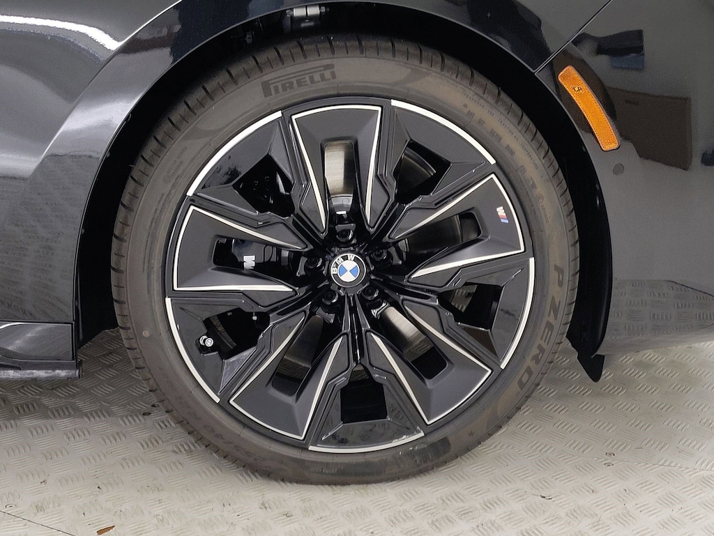 New 2026 BMW 750e xDrive Sedan