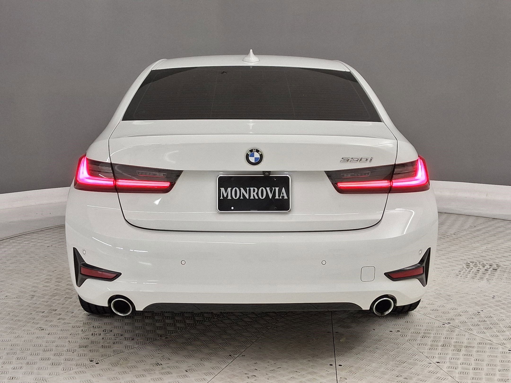 2020 BMW 330i photo 3