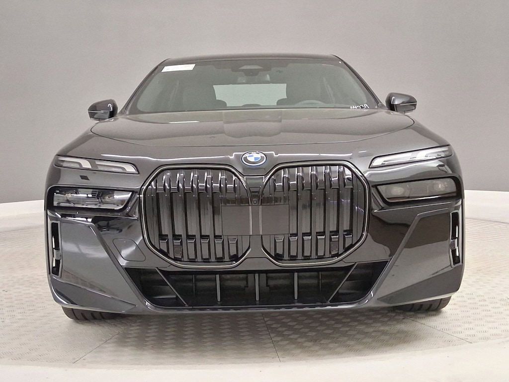 New 2026 BMW 750e xDrive Sedan