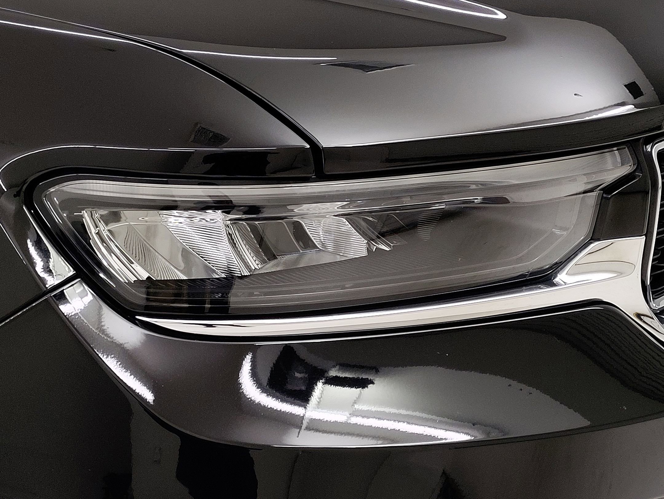2022 Jeep Grand Cherokee Limited photo 2