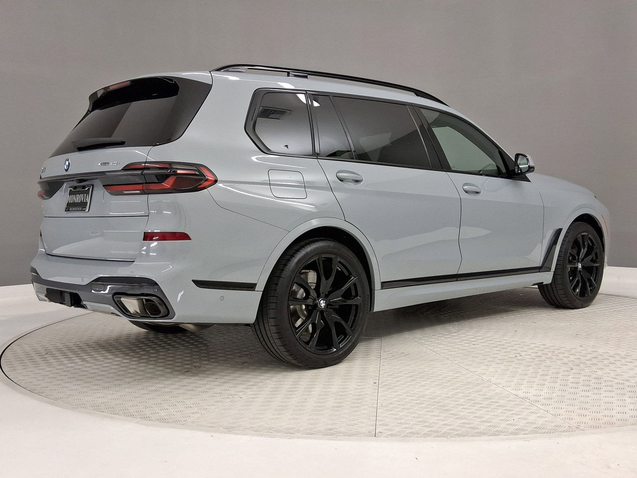2025 BMW X7 xDrive40i photo 6