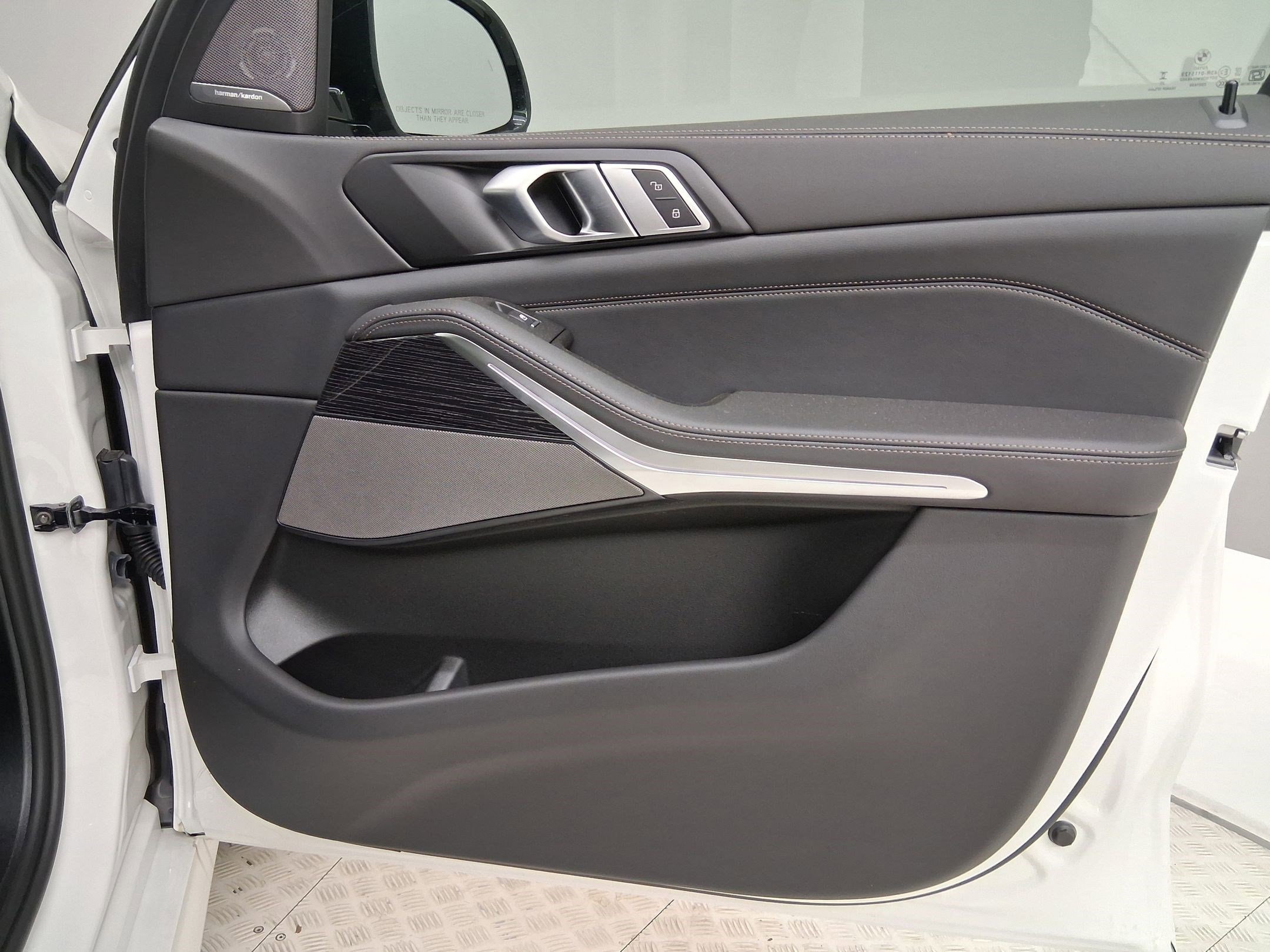2026 BMW X5 50e - Photo 29