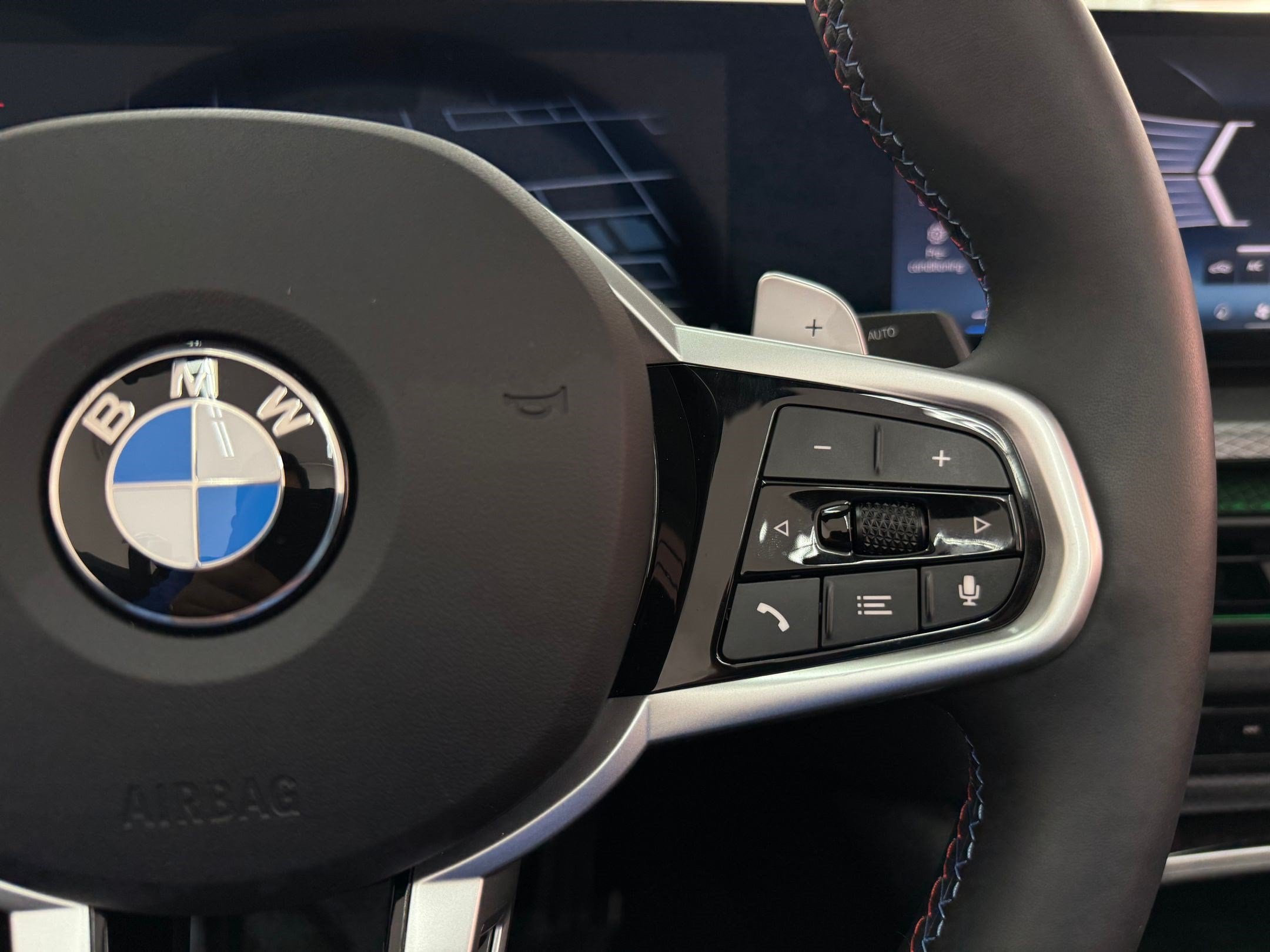 2025 BMW 4 Series M440i - Photo 30
