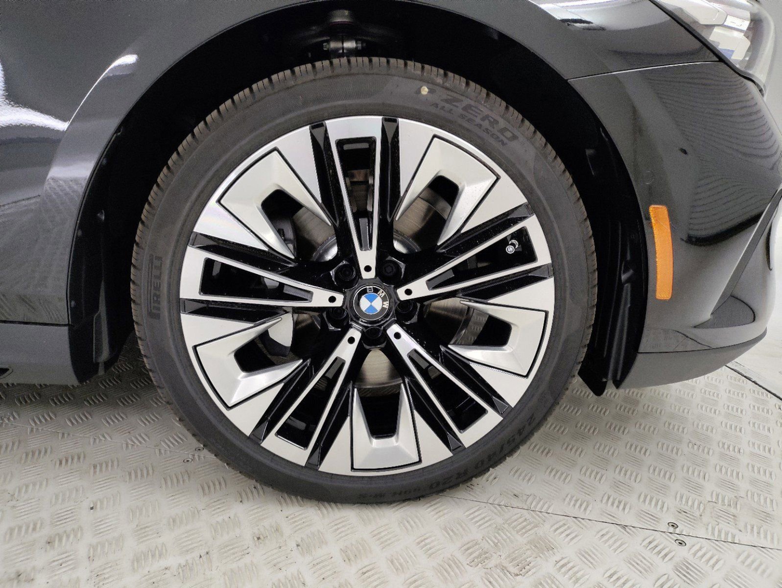 2025 Bmw 530i photo 3