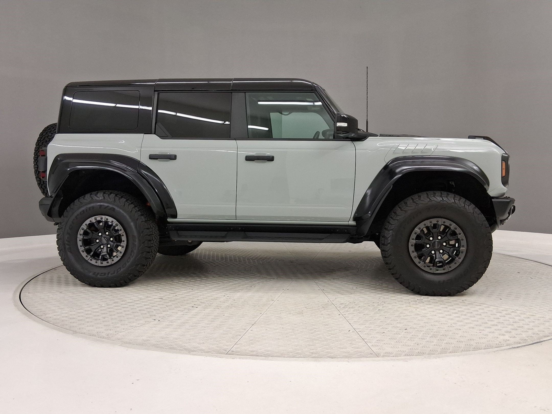 Bronco Raptor SUV