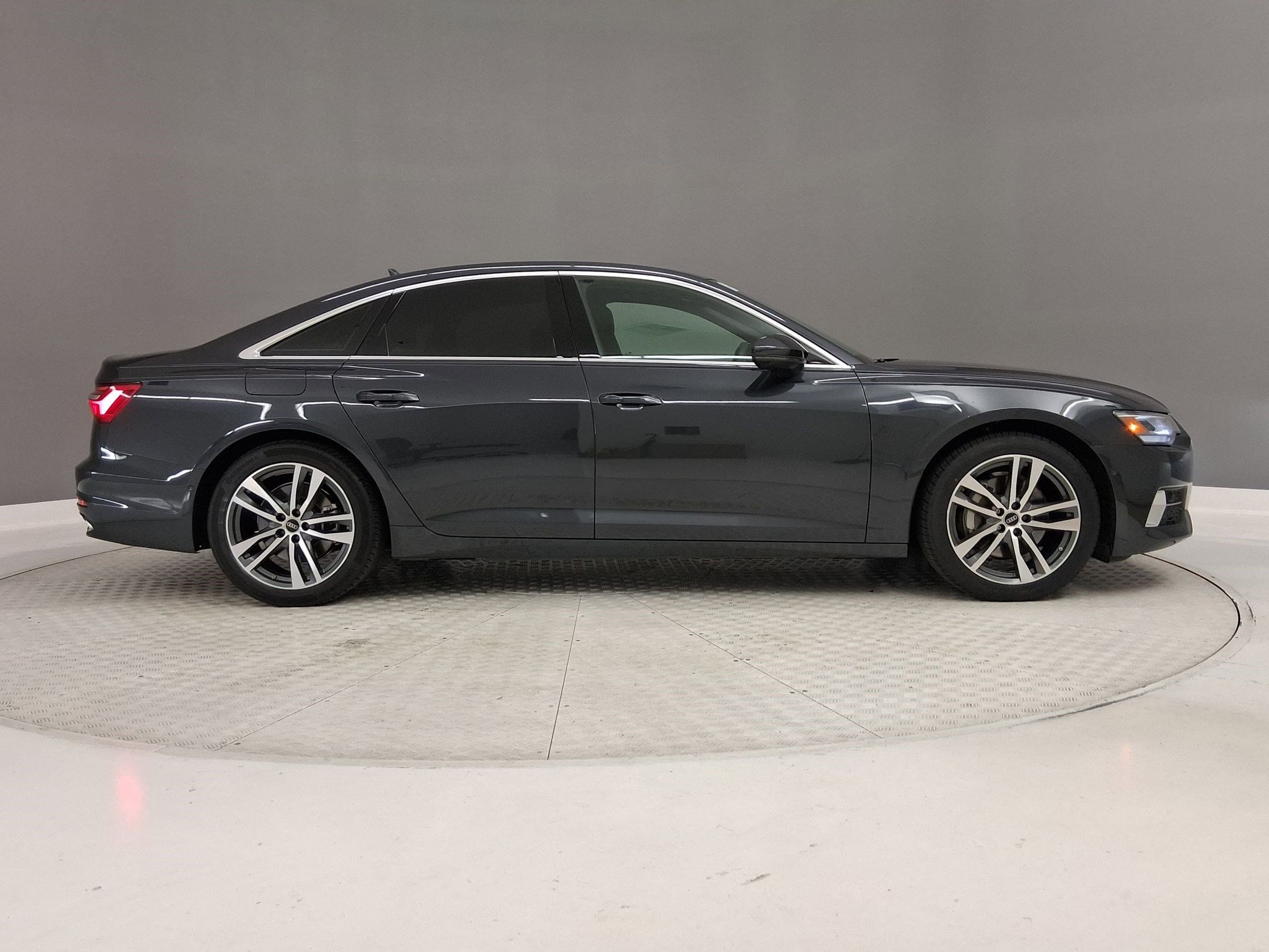 2022 Audi A6 45 Premium photo 5