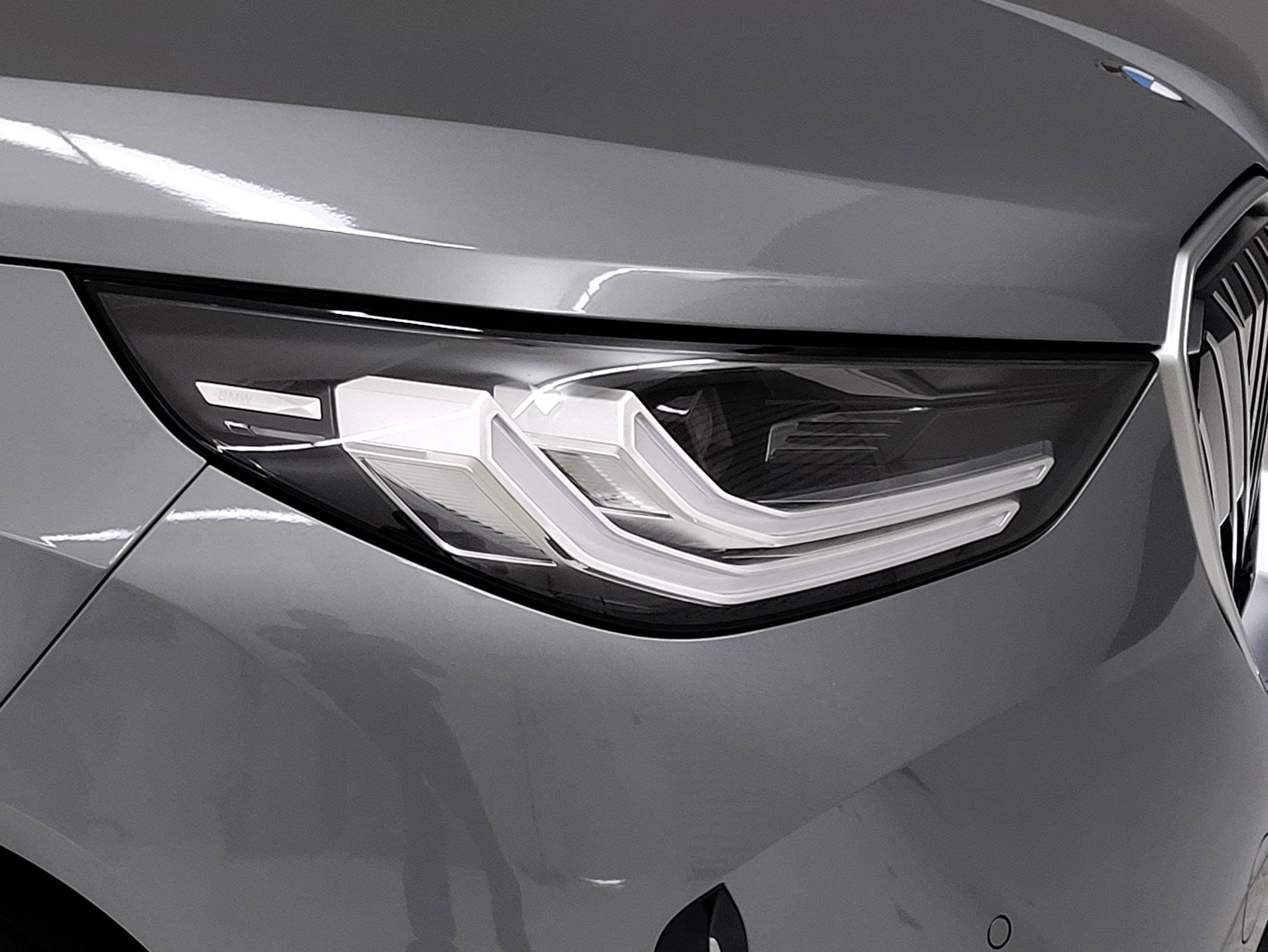 2026 BMW X3 30 xDrive photo 2