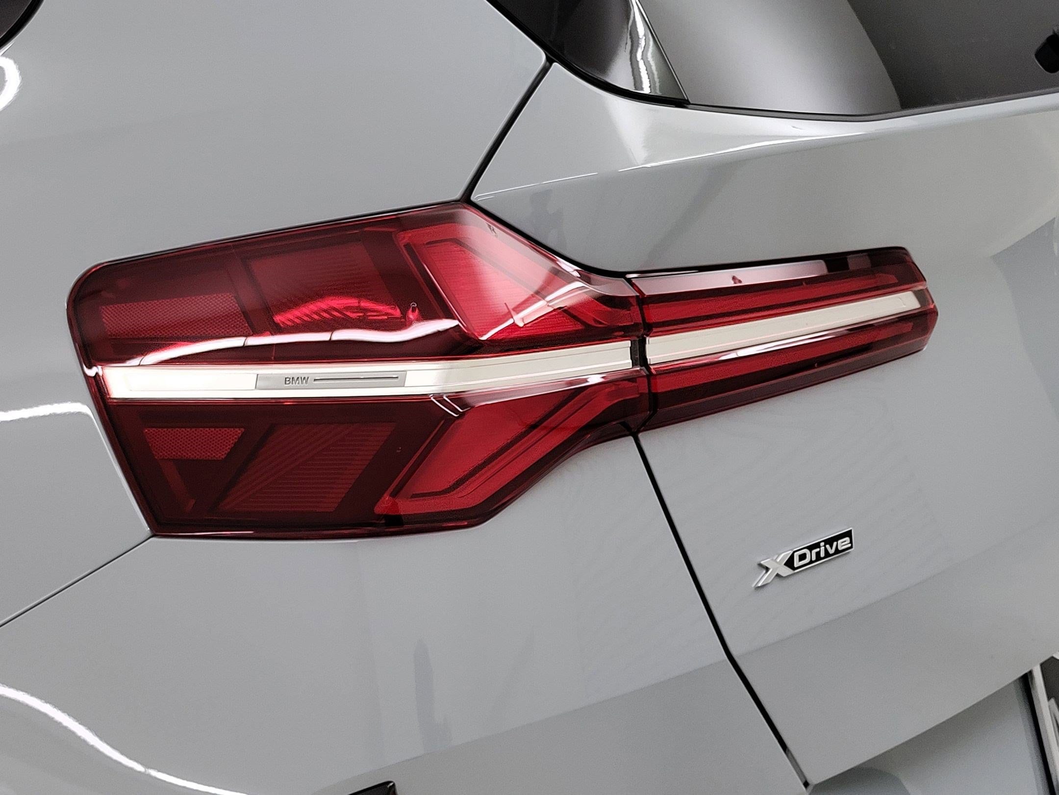 2026 BMW X3 30 xDrive photo 3