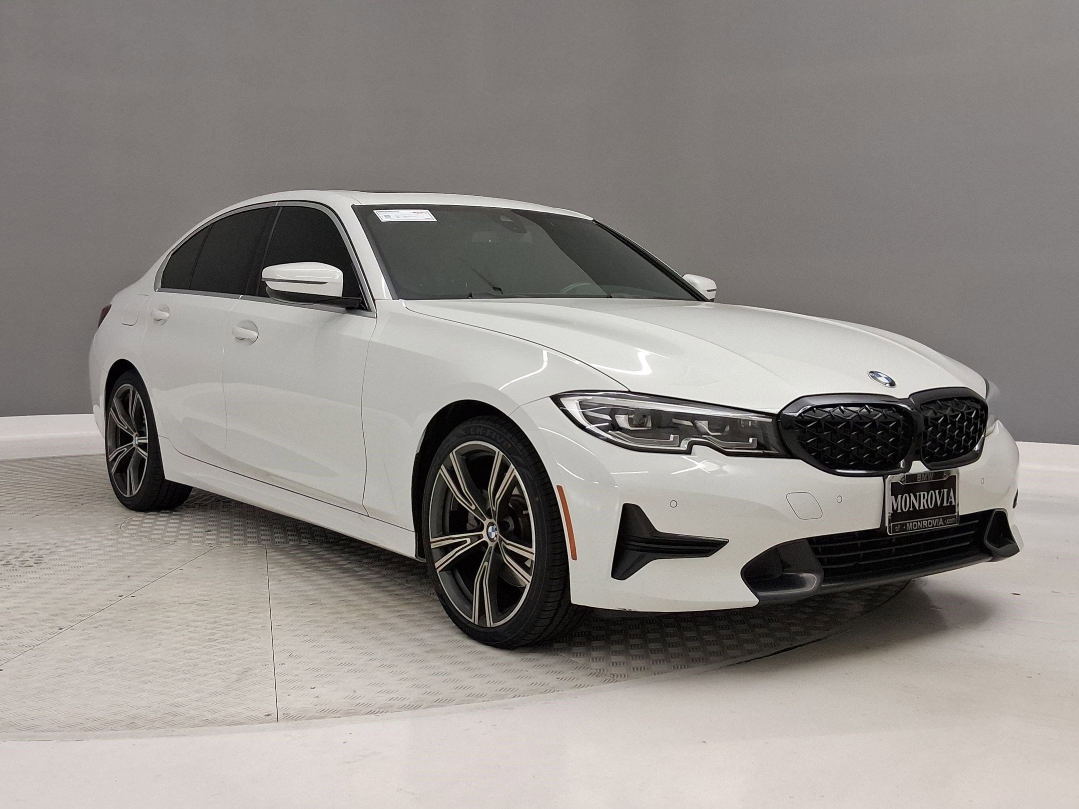 2020 BMW 330i photo 4