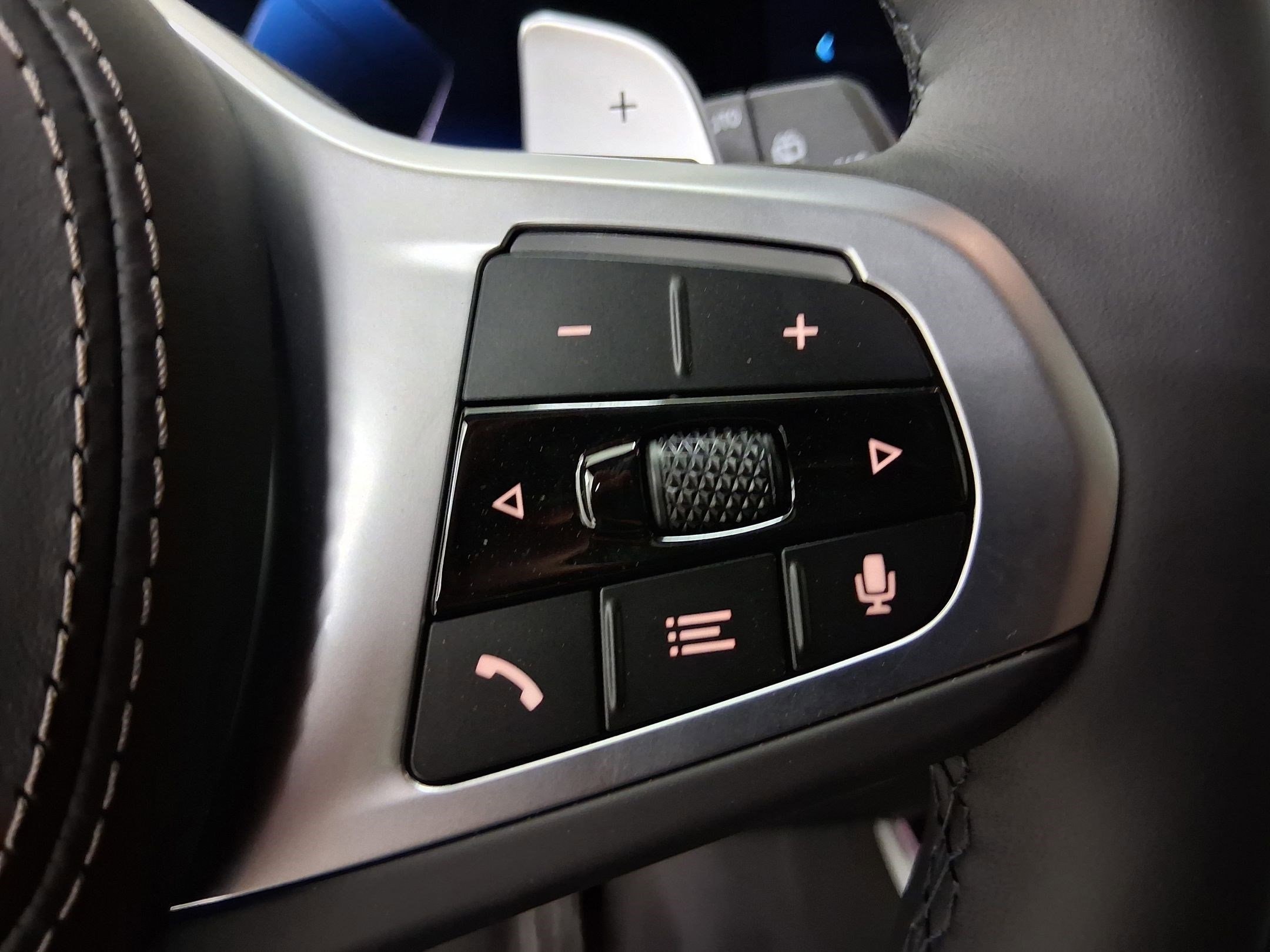 2026 BMW X5 50e - Photo 23