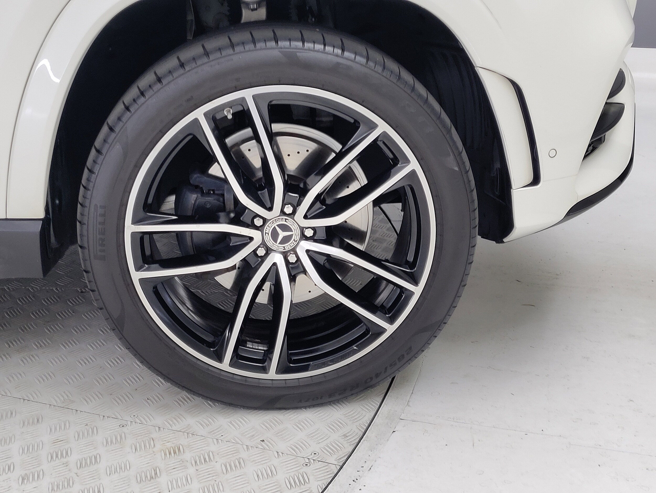 2020 Mercedes Benz GLS 580 photo 2