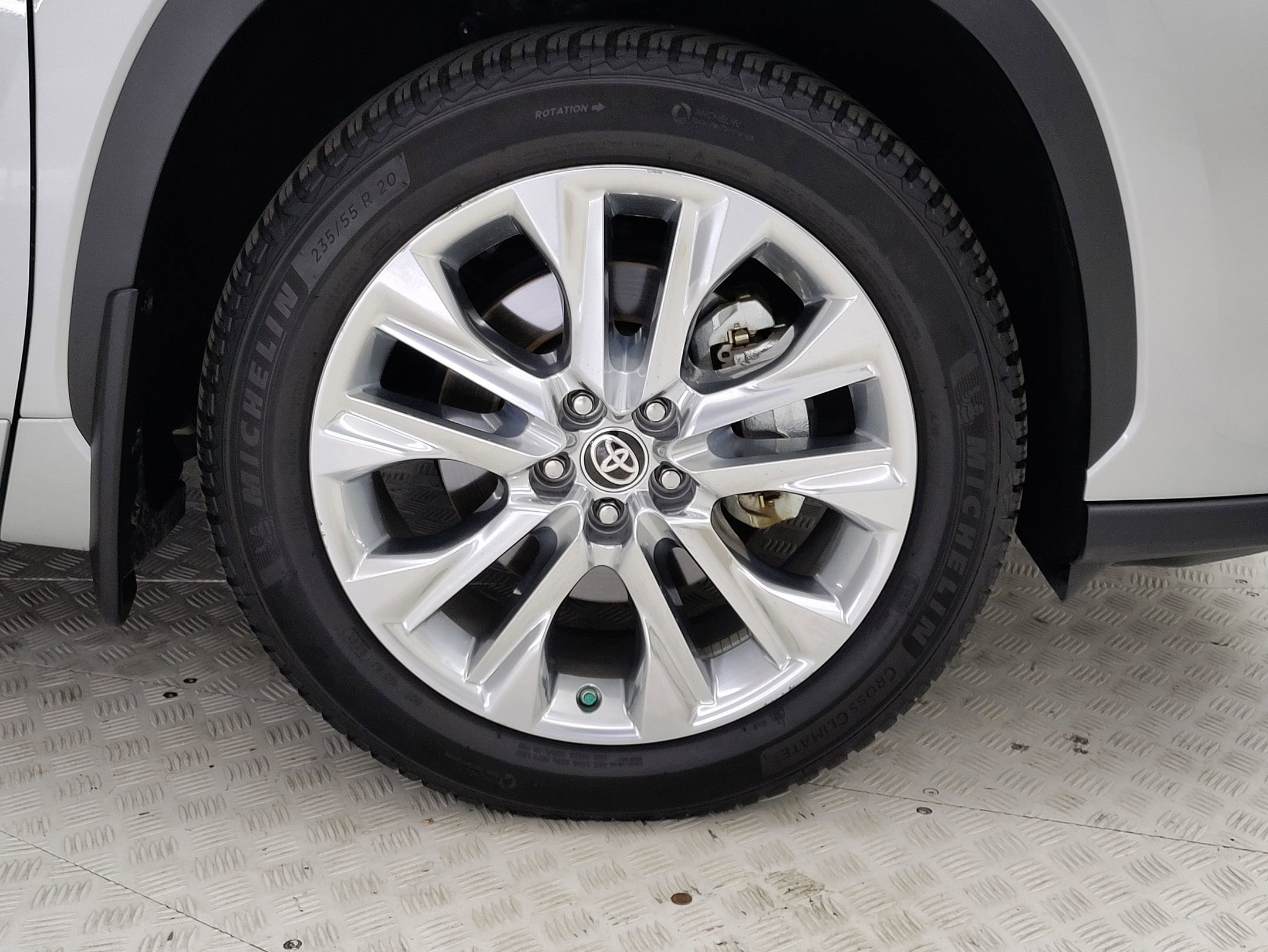 2021 Toyota Highlander Hybrid Limited photo 4