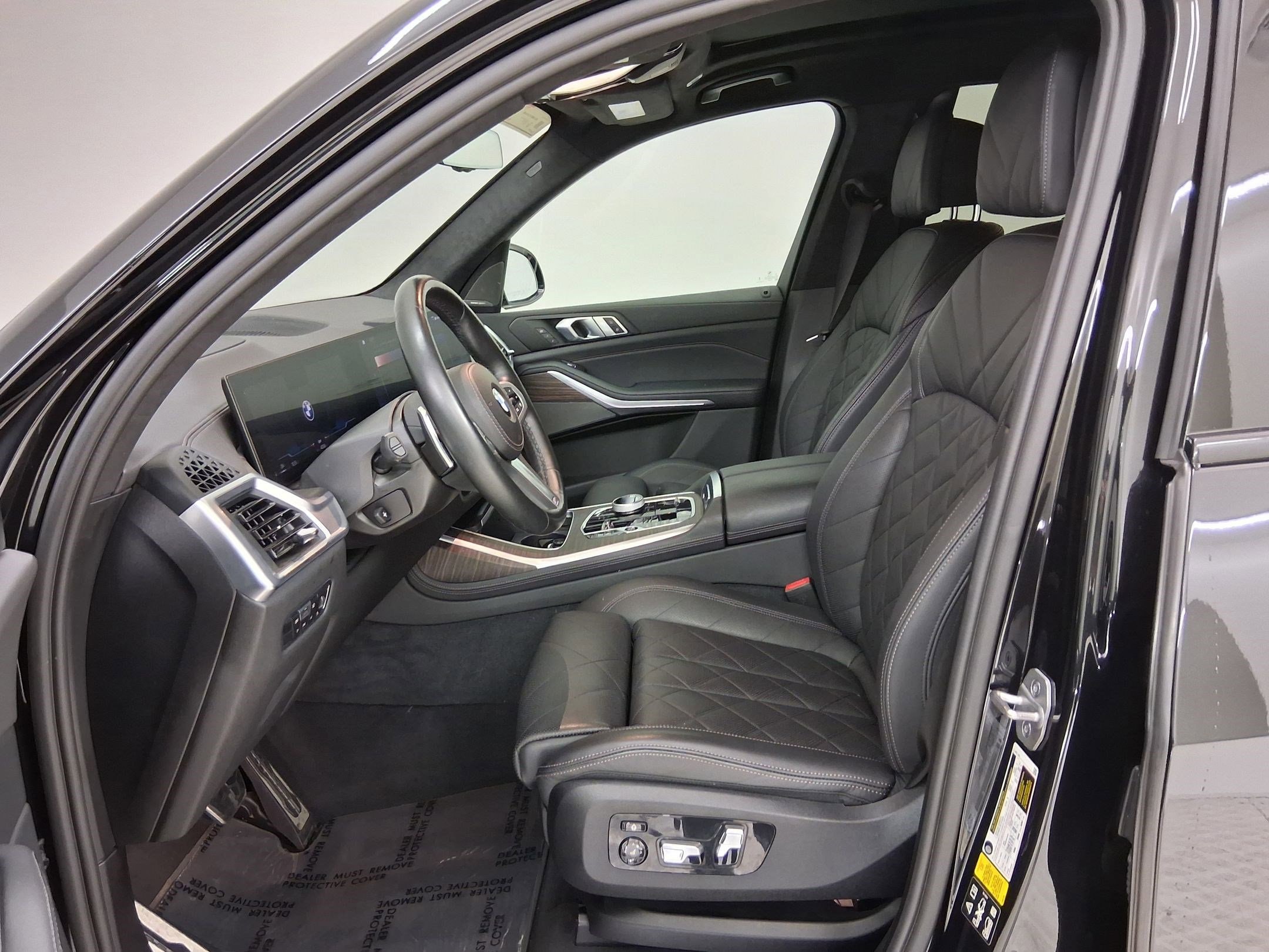 2023 BMW X7 xDrive40i photo 2