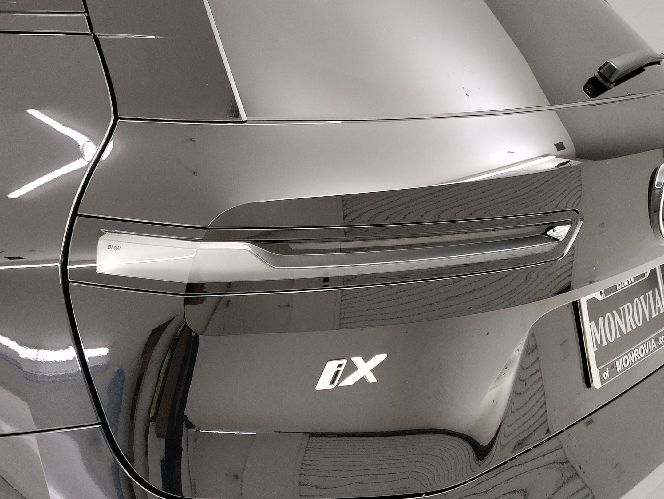 2026 BMW iX xDrive60 photo 3