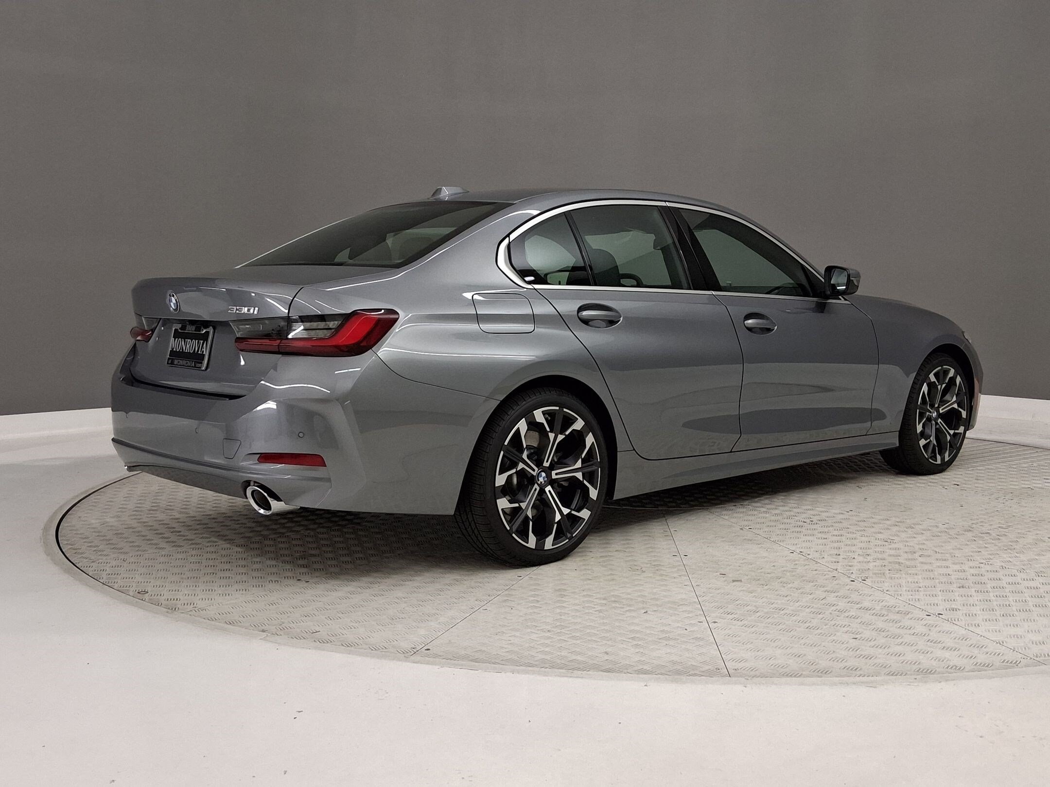2026 BMW 3 Series 330i - Photo 7