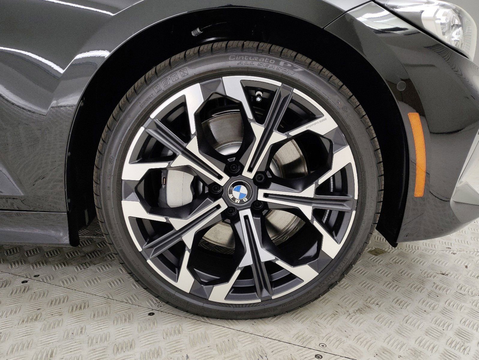 2025 Bmw 330i photo 4