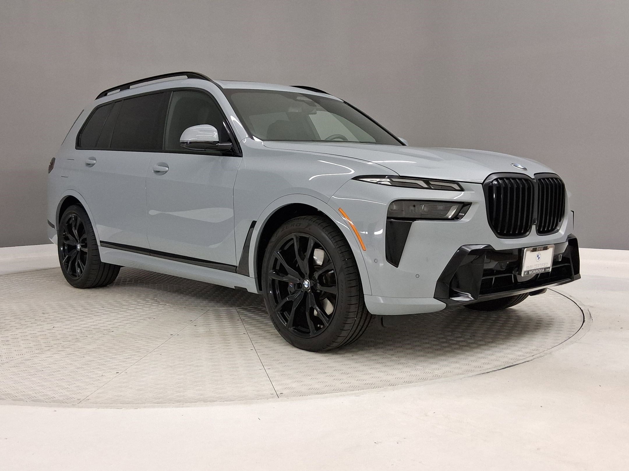 2025 BMW X7 xDrive40i photo 4