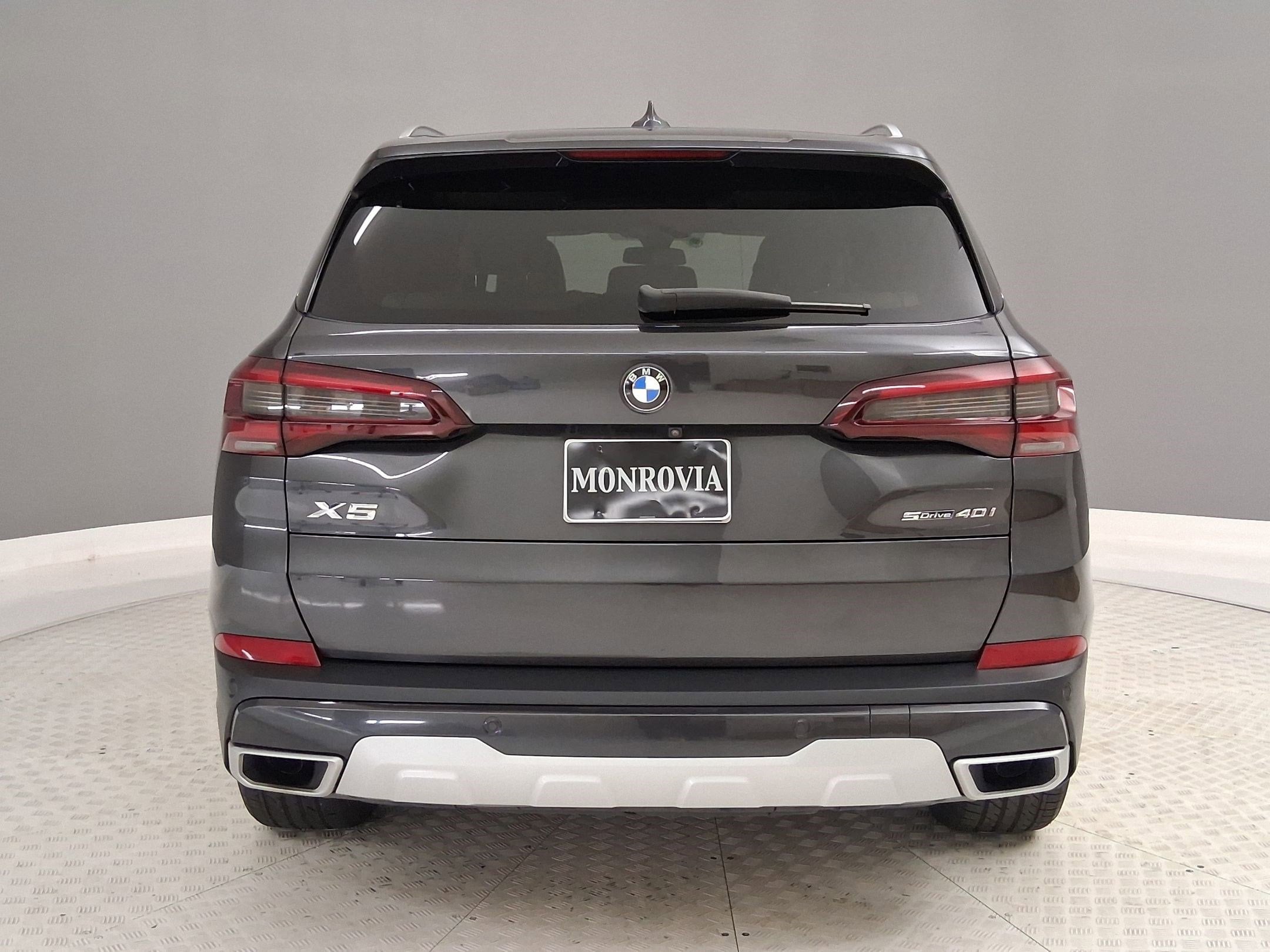 2022 BMW X5 sDrive40i photo 3