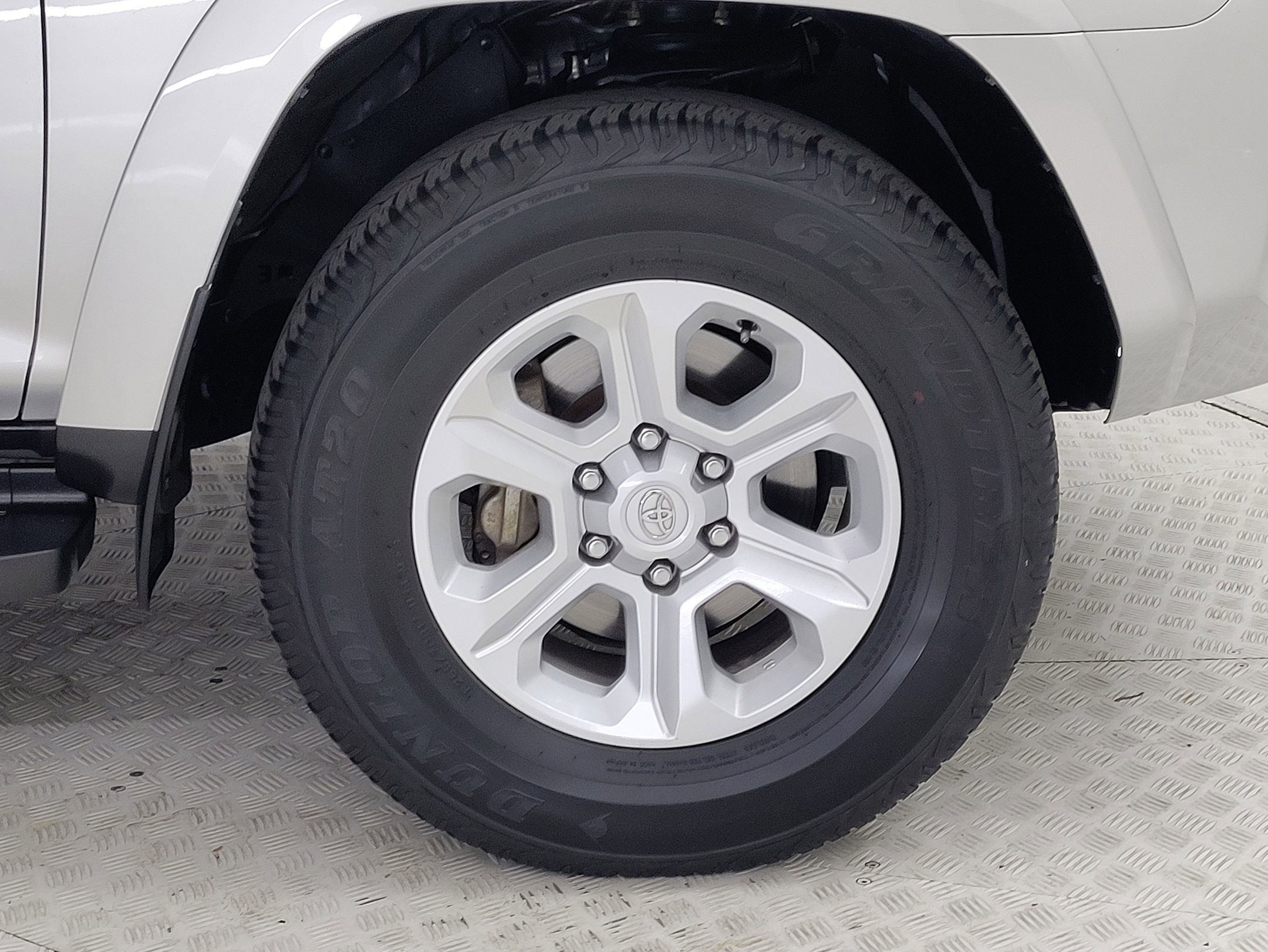 2024 Toyota 4Runner SR5 photo 4
