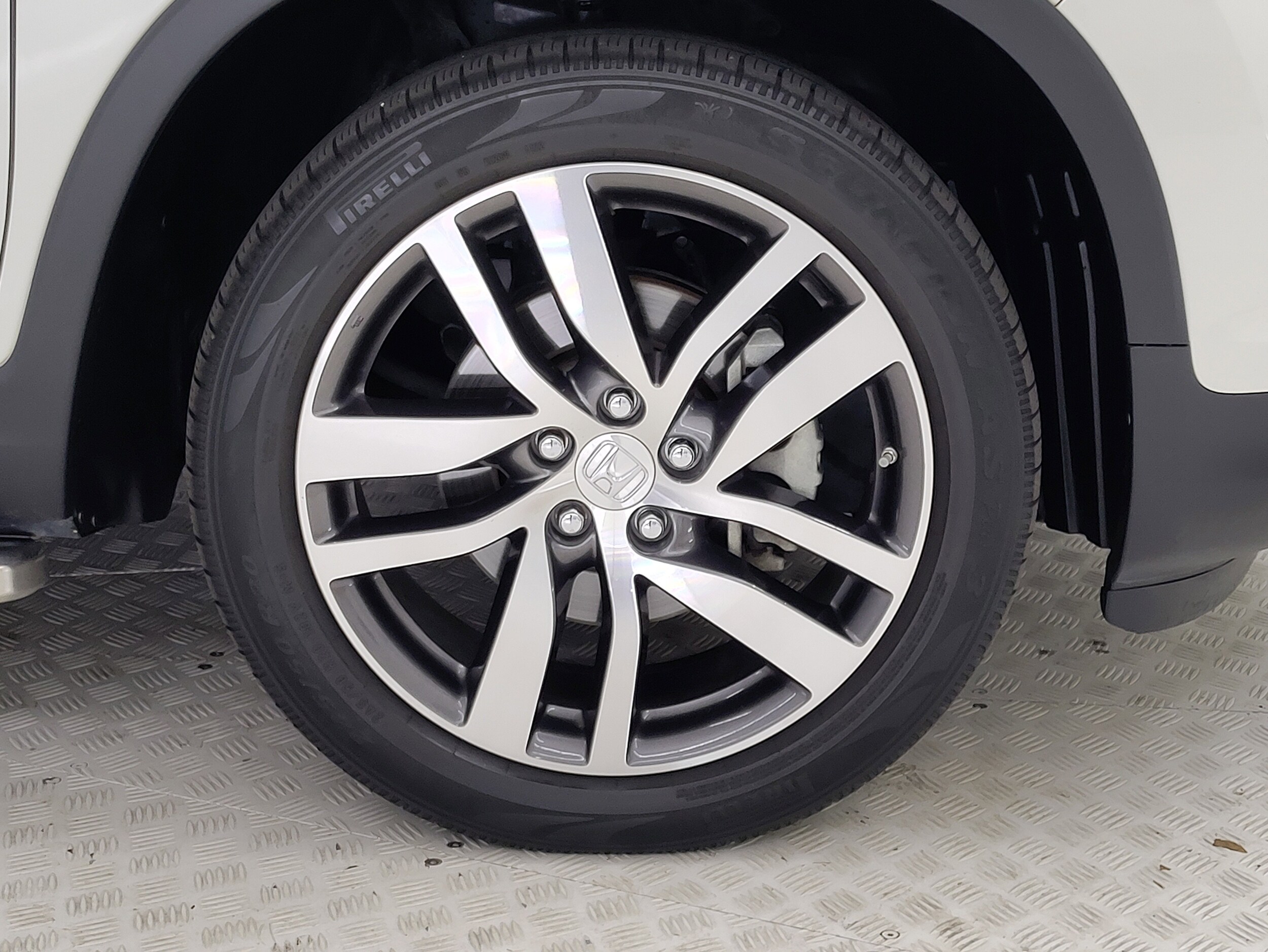 2016 Honda Pilot Elite photo 4