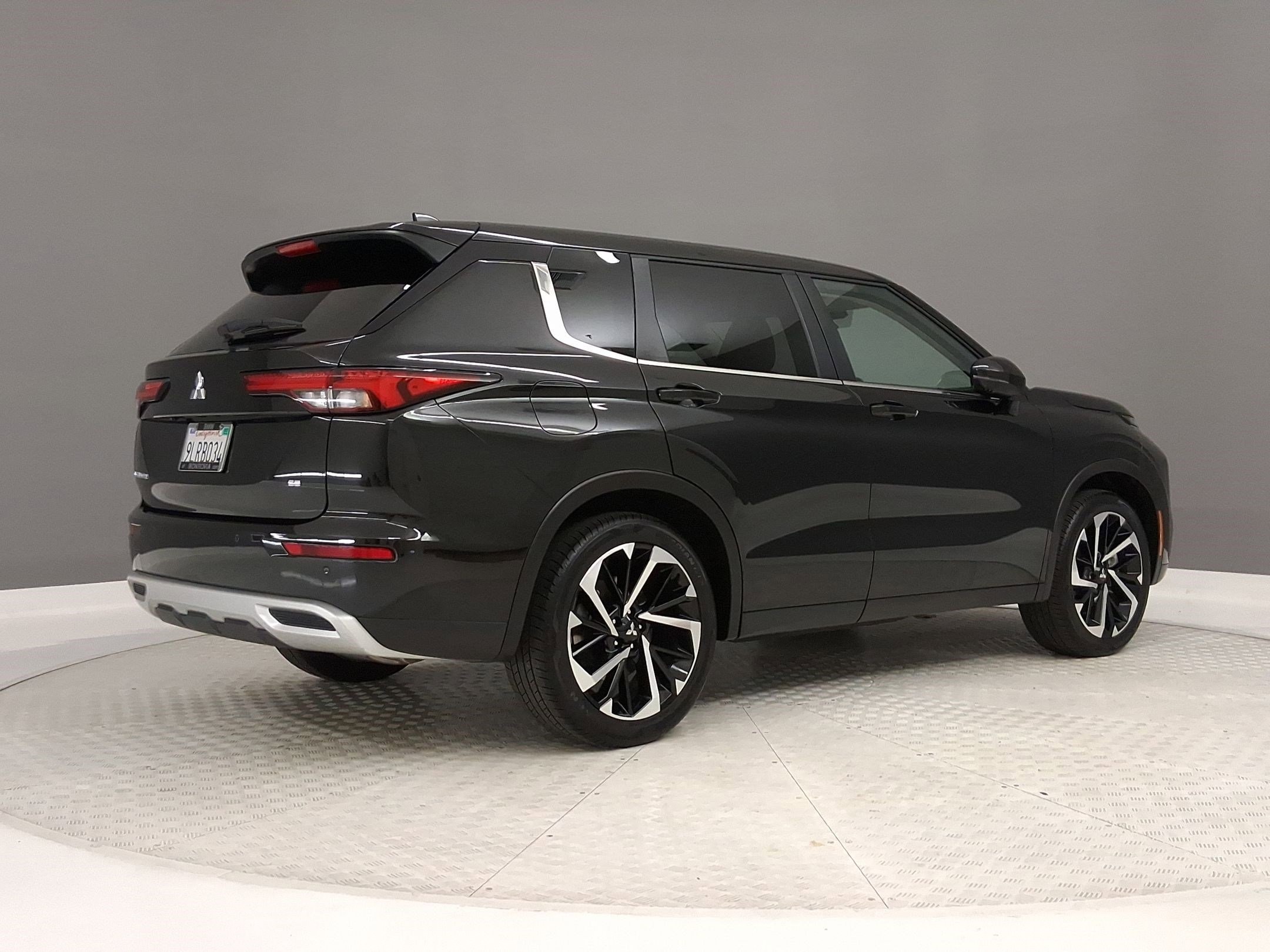 2024 Mitsubishi Outlander SE photo 6