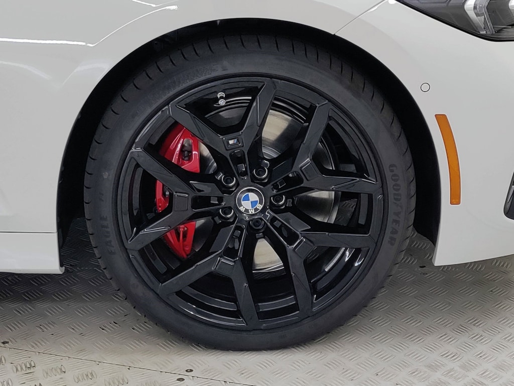 New 2026 BMW 330i Sedan