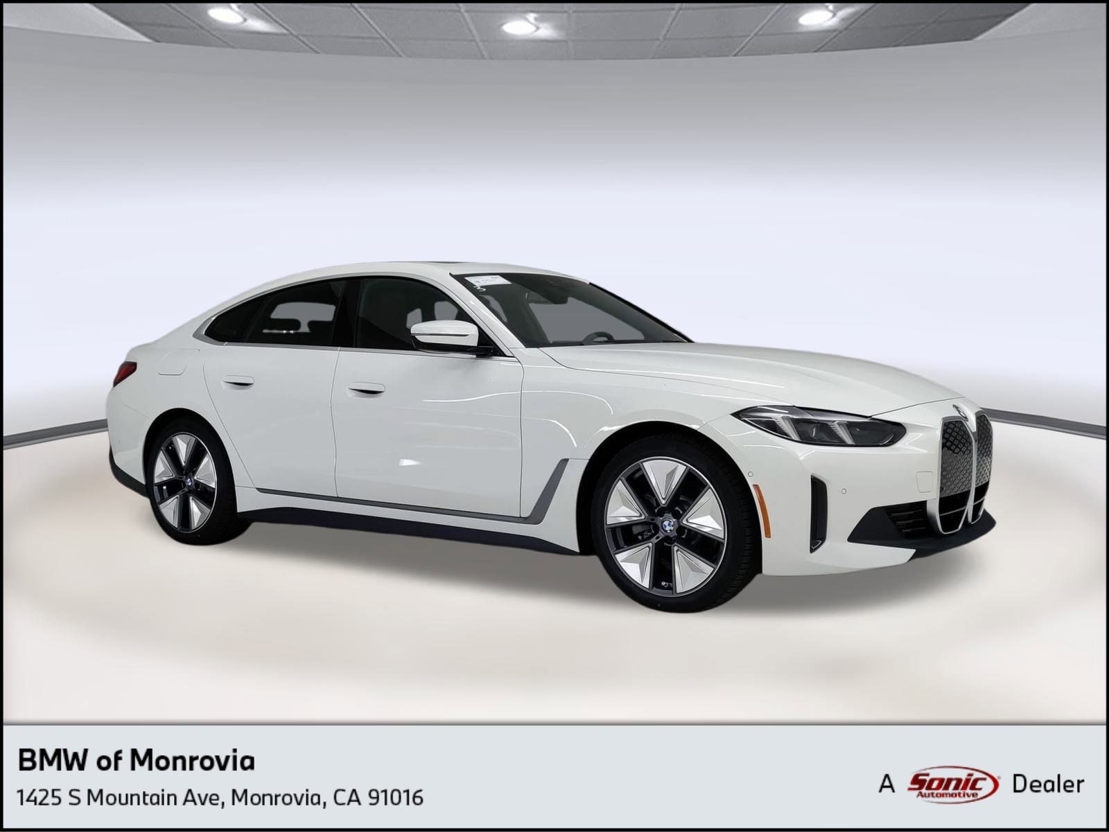 2025 BMW i4 40's photo