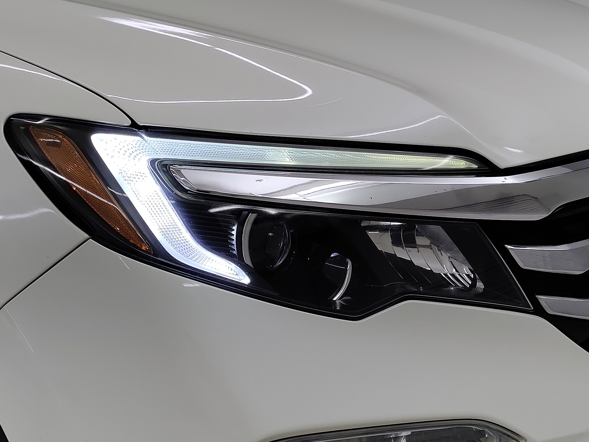 2016 Honda Pilot Elite photo 3