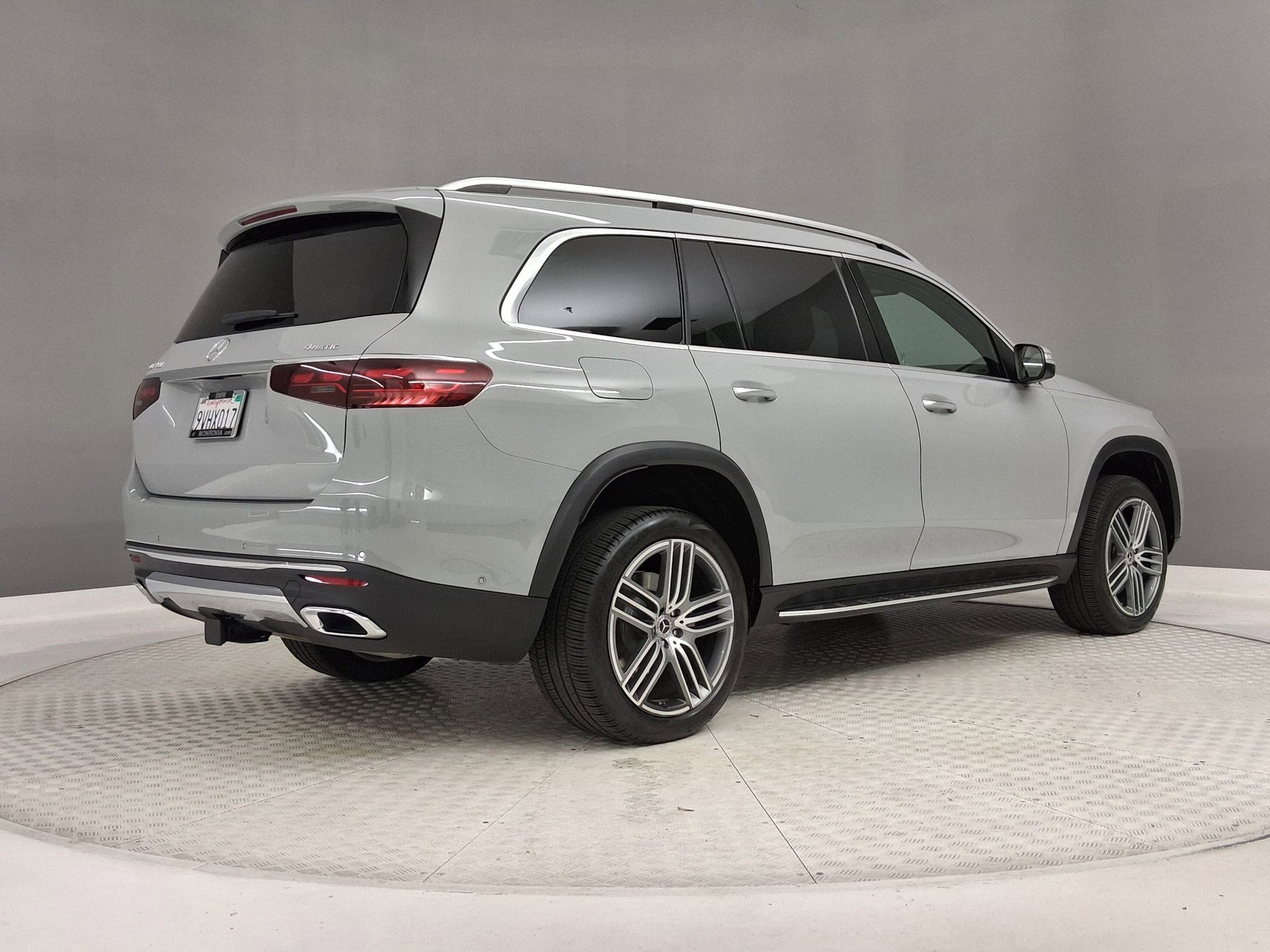 2025 Mercedes-Benz GLS 450 4MATIC photo 6