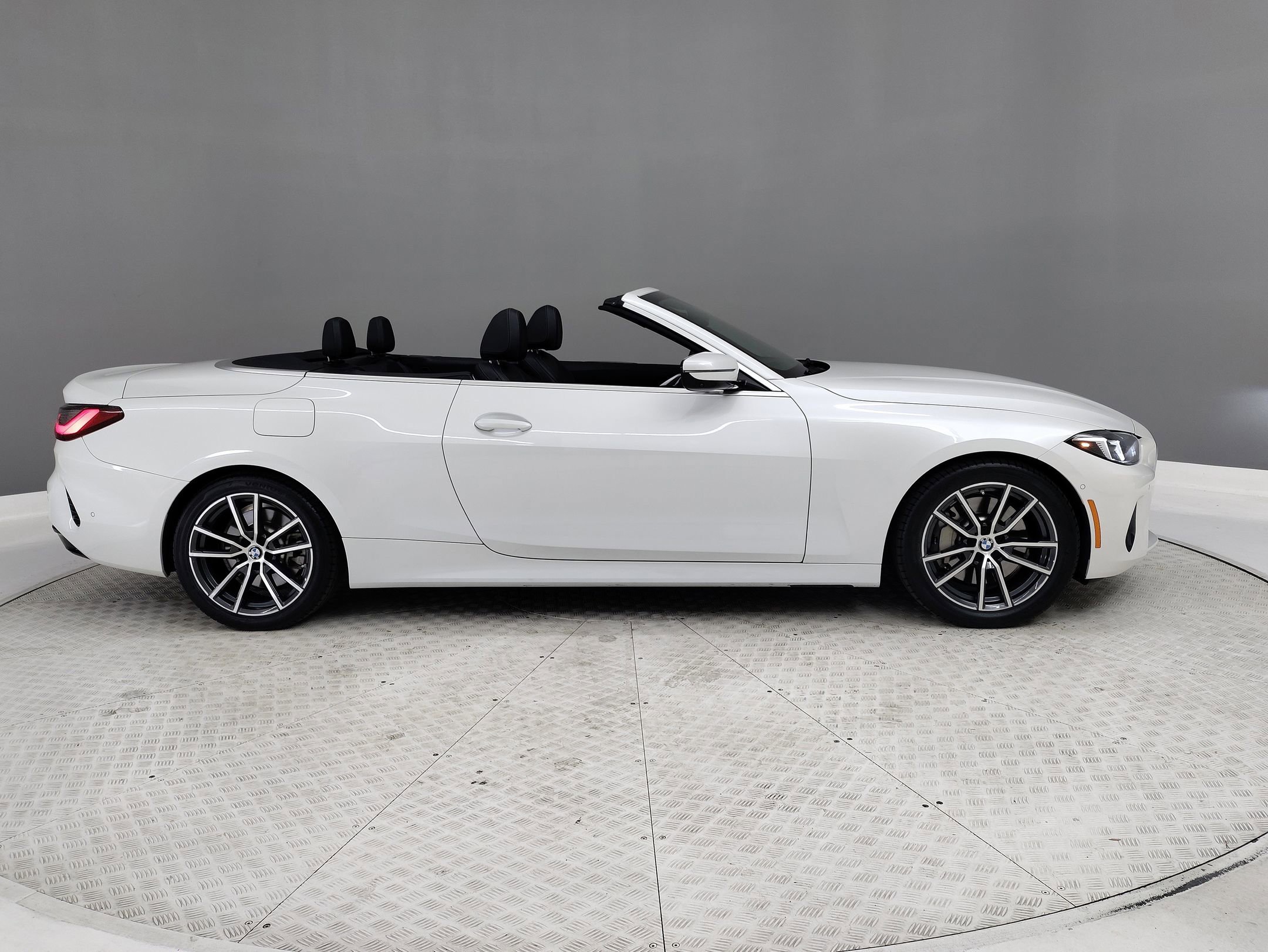 2025 Bmw 430i Convertible photo 2