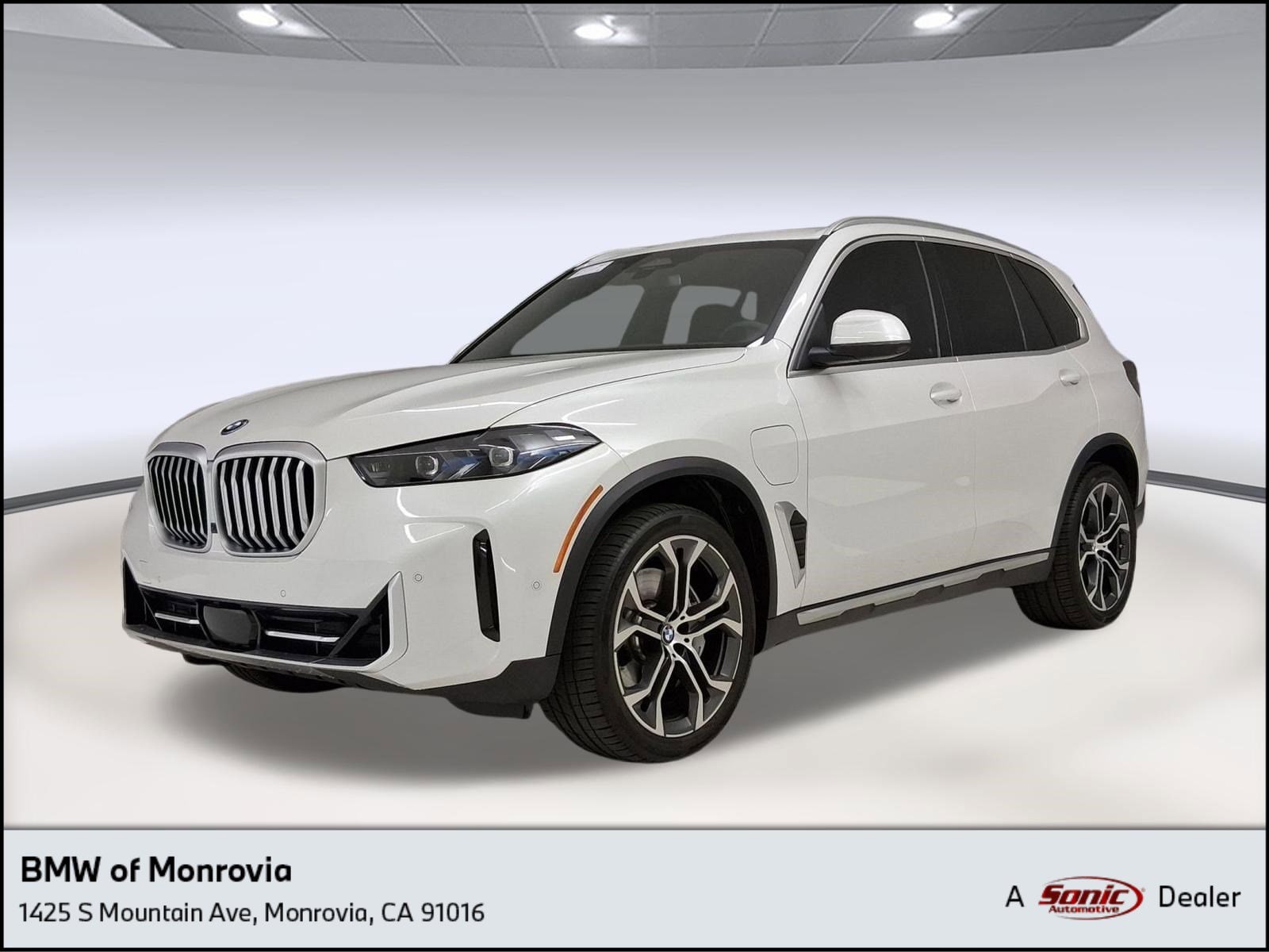 2025 BMW X5 xDrive50e's photo