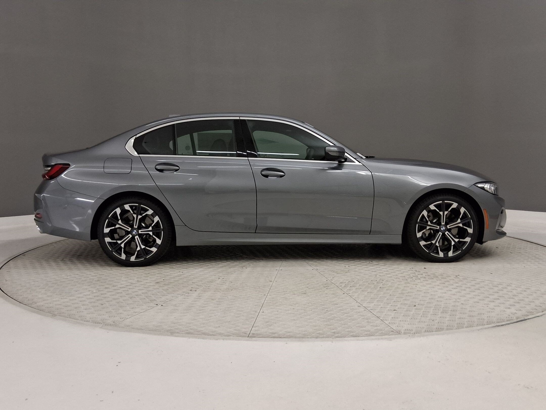 2026 BMW 3 Series 330i - Photo 6