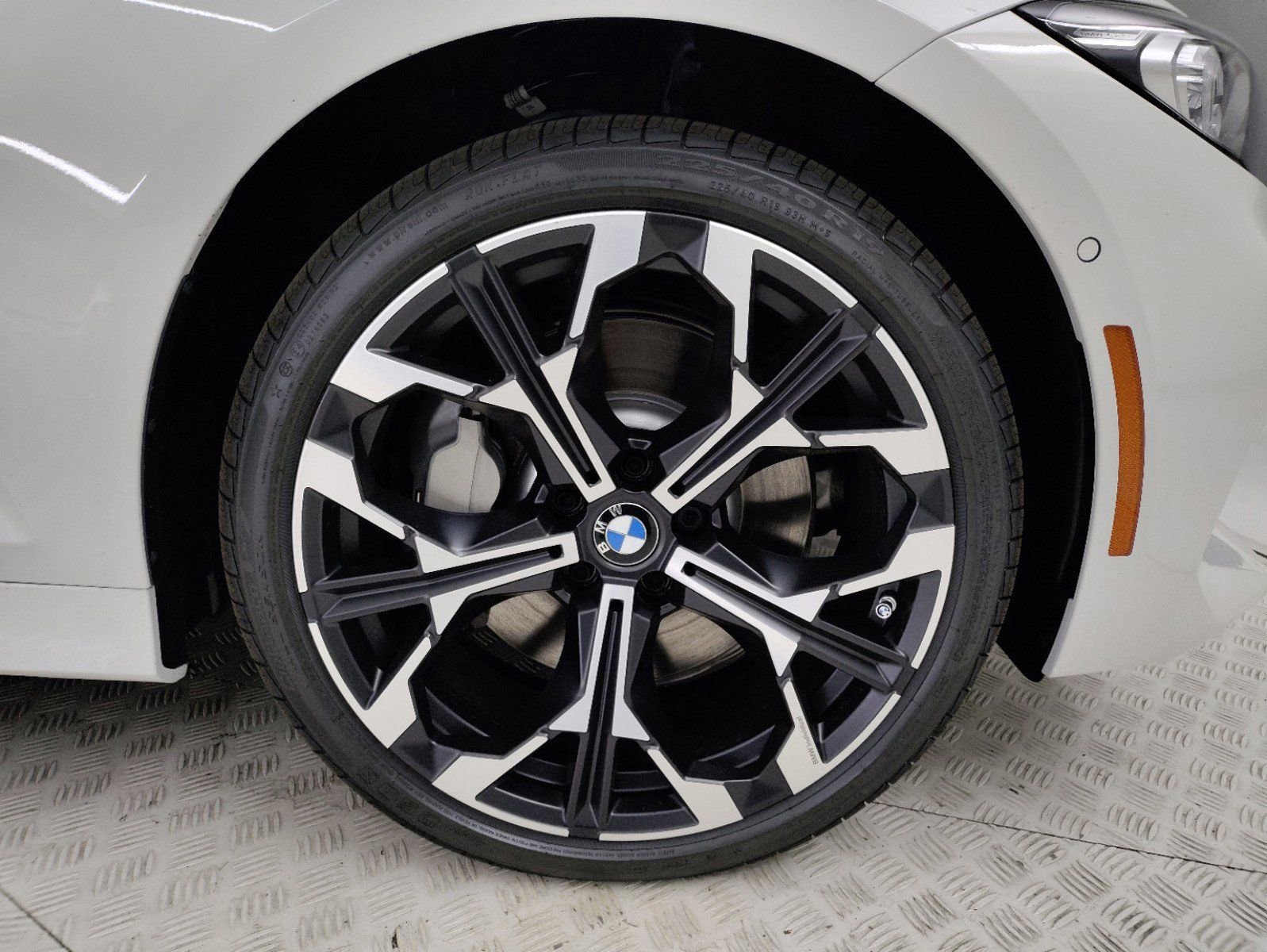 2025 Bmw 330i photo 4